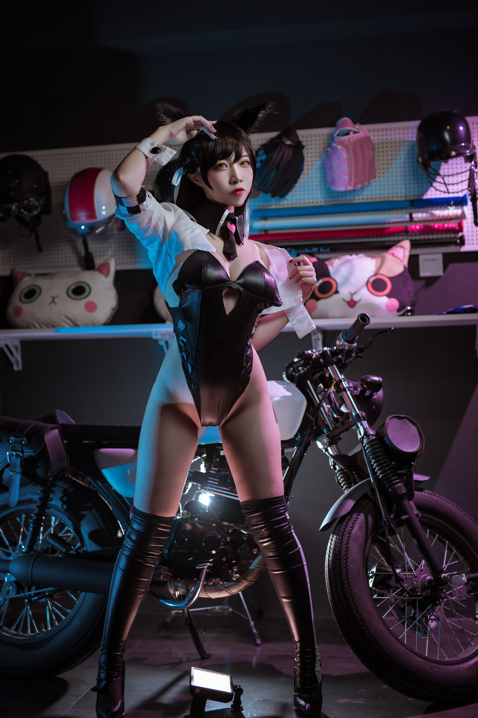 Cosplay Photos] Popular Coser Er Zuo Nisa - Dog's Kin of Azur Lane Atago Doujin Racing