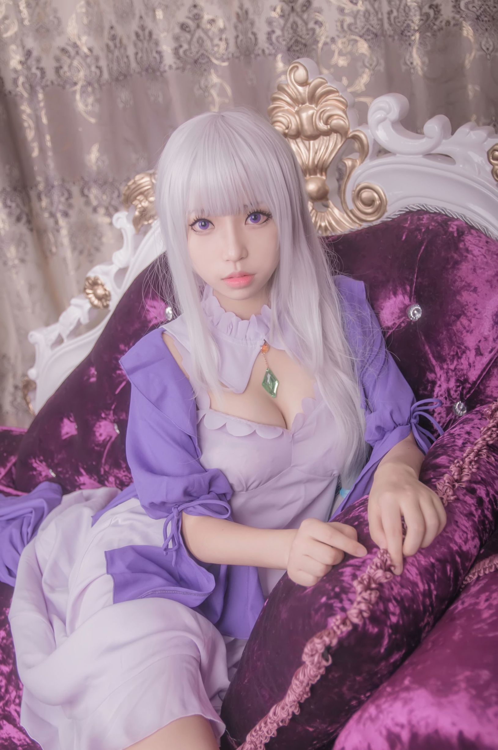 Cosplay Ảnh] Moe Mei Bai Yi Zi Giao Chu - RE: Bắt Đầu Cuộc Sống Ở Thế Giới Khác Emilia