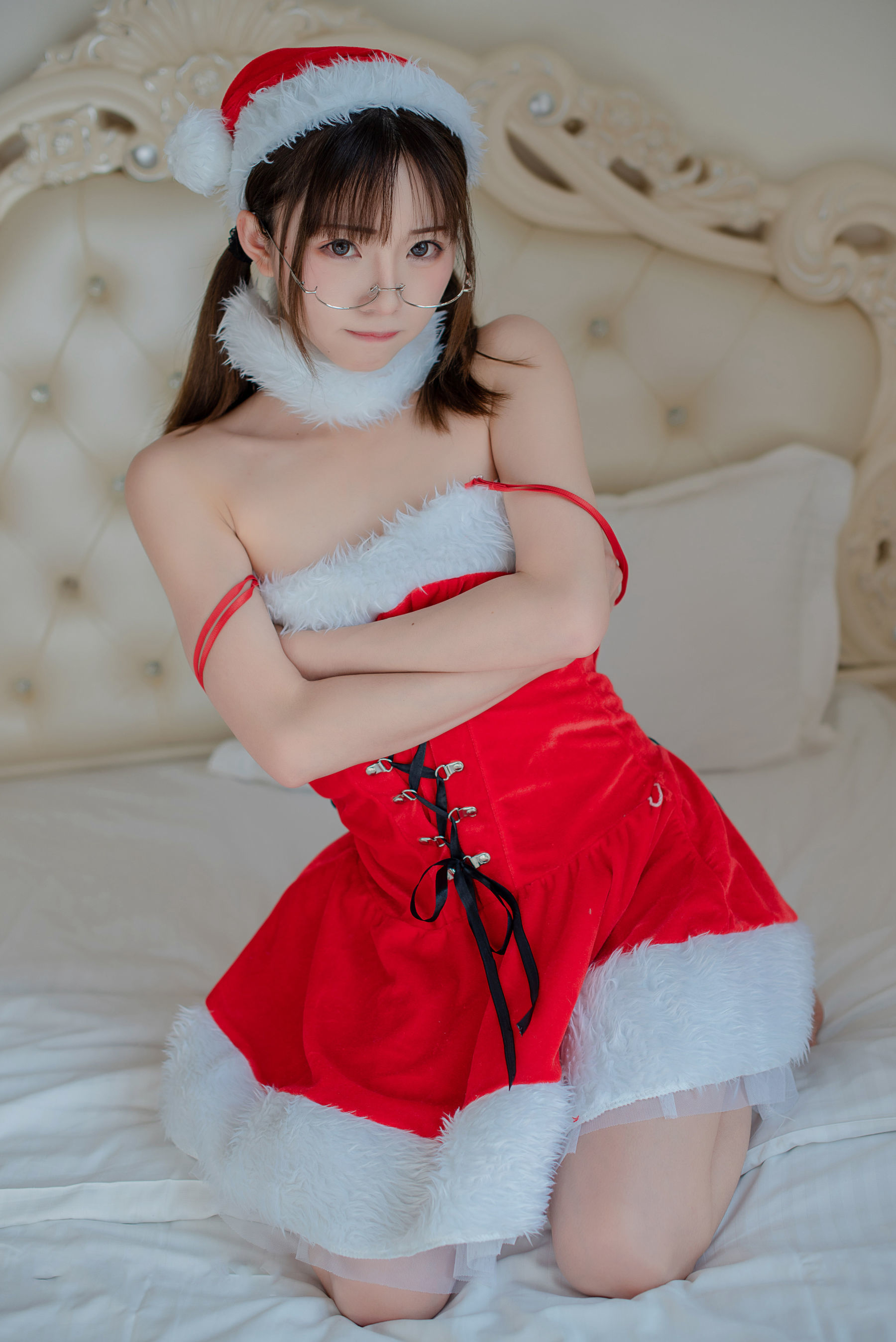 Cosplay] Blogger Anime Kitaro_绮太郎 - Cô Gái Dễ Thương Giáng Sinh