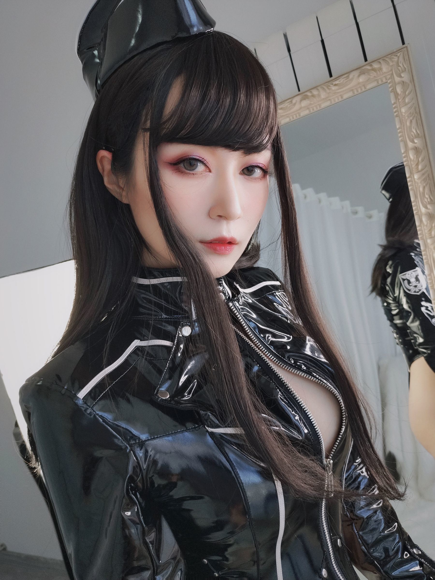 Cosplay] Coser Tiểu tỷ tỷ Bạch Ngân - Sĩ quan Truyền thông