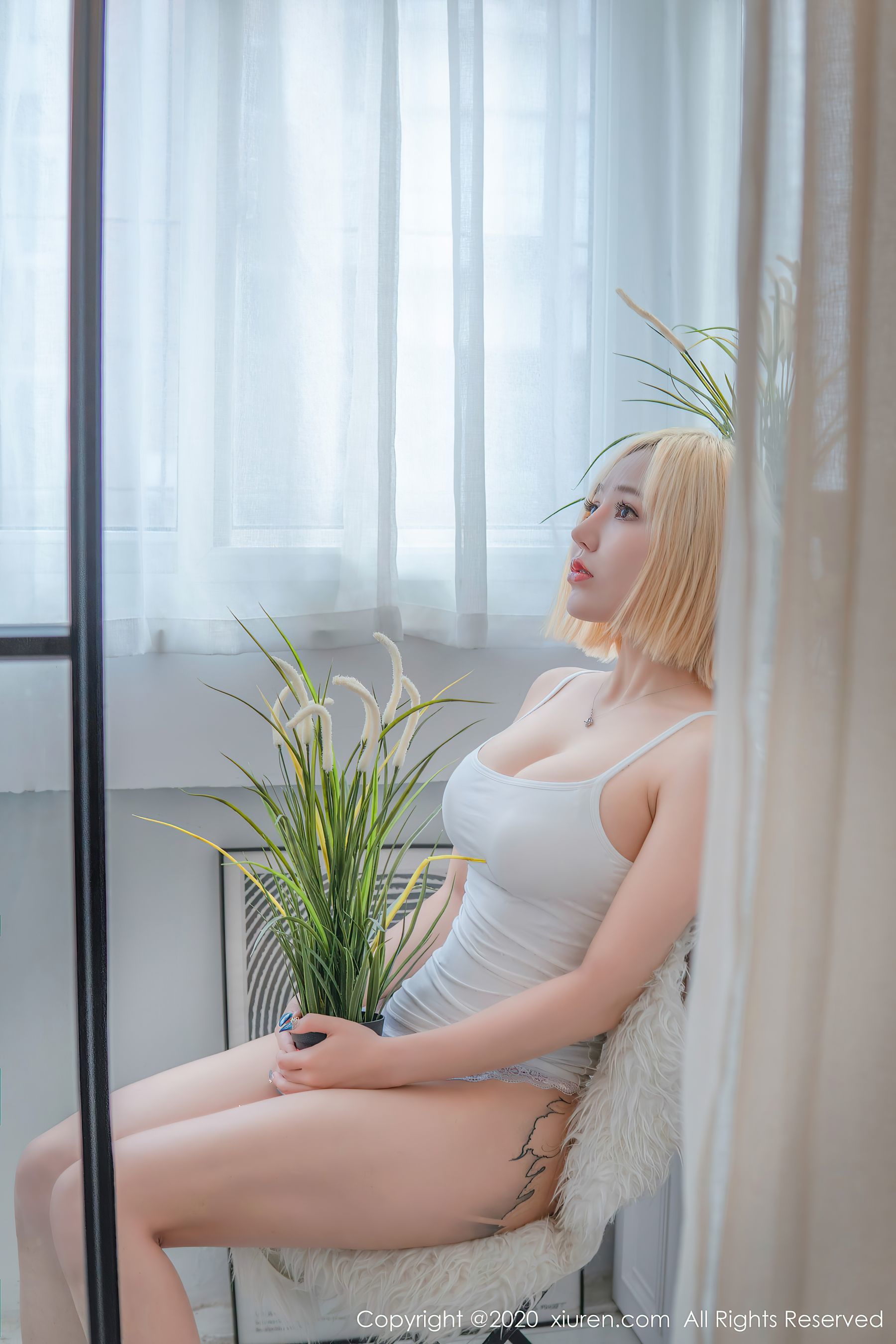 秀人XIUREN No.2842 文静儿 金发纹身写真