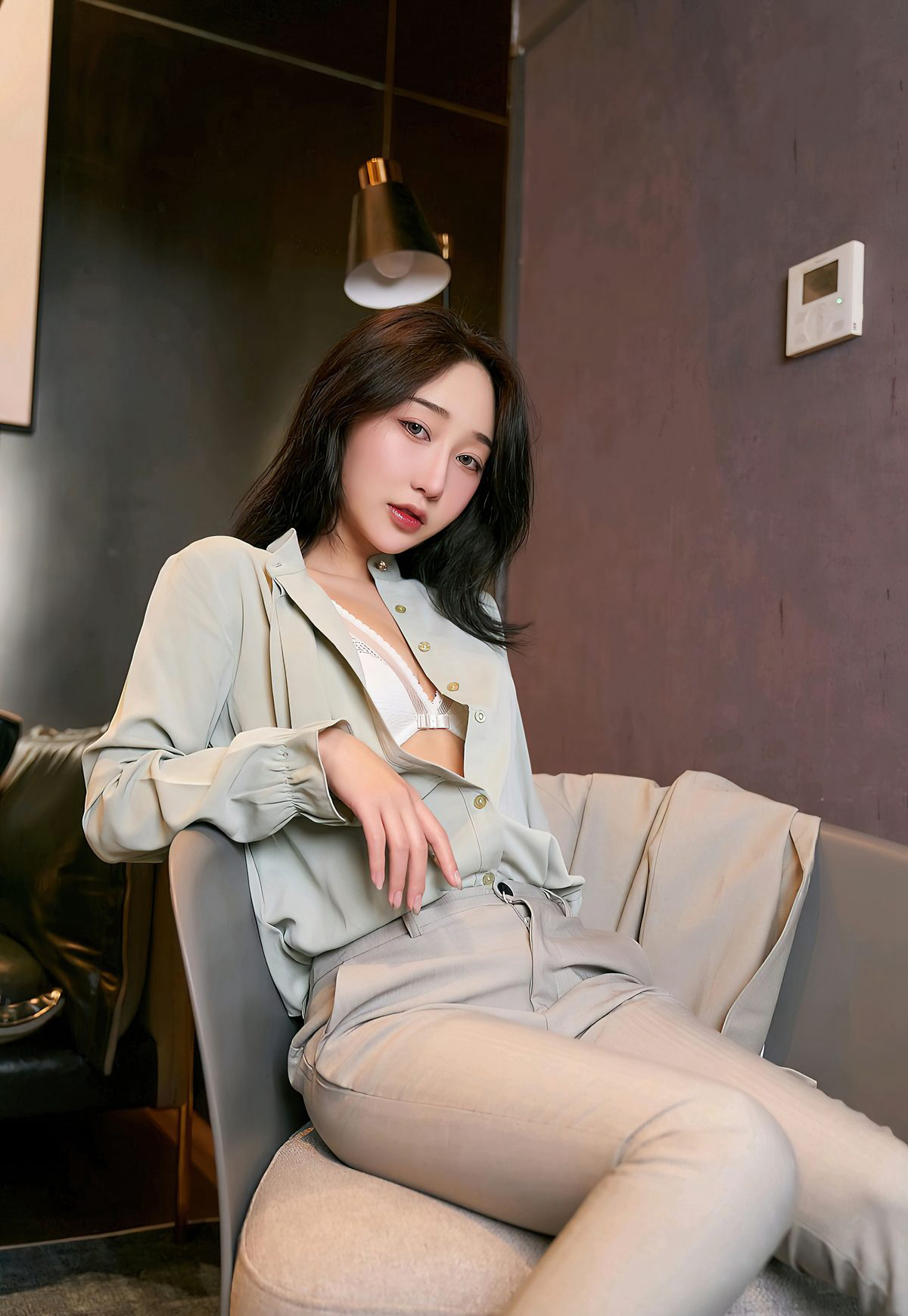 九月生性感白领2021极品超薄肉丝袜美腿制服诱惑