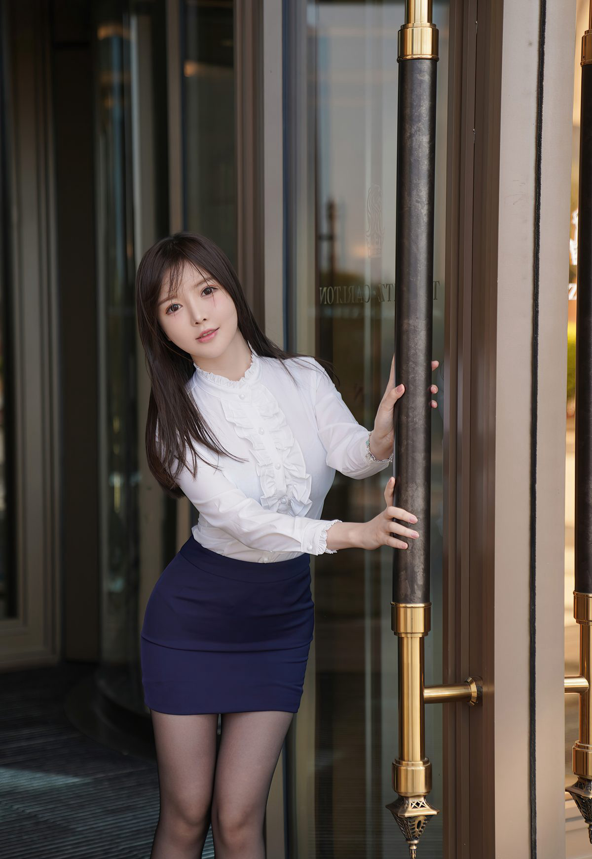 Series Nuo Mei Zi: Nữ thư ký văn phòng gợi cảm, mặc tất đen cao gót, ngực trần xinh đẹp 2021.