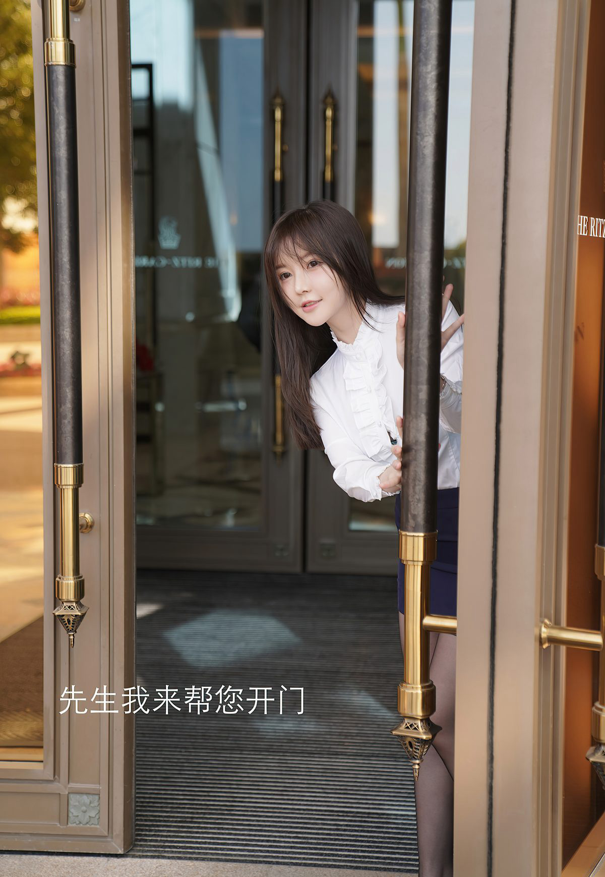 Series Nuo Mei Zi: Nữ thư ký văn phòng gợi cảm, mặc tất đen cao gót, ngực trần xinh đẹp 2021.