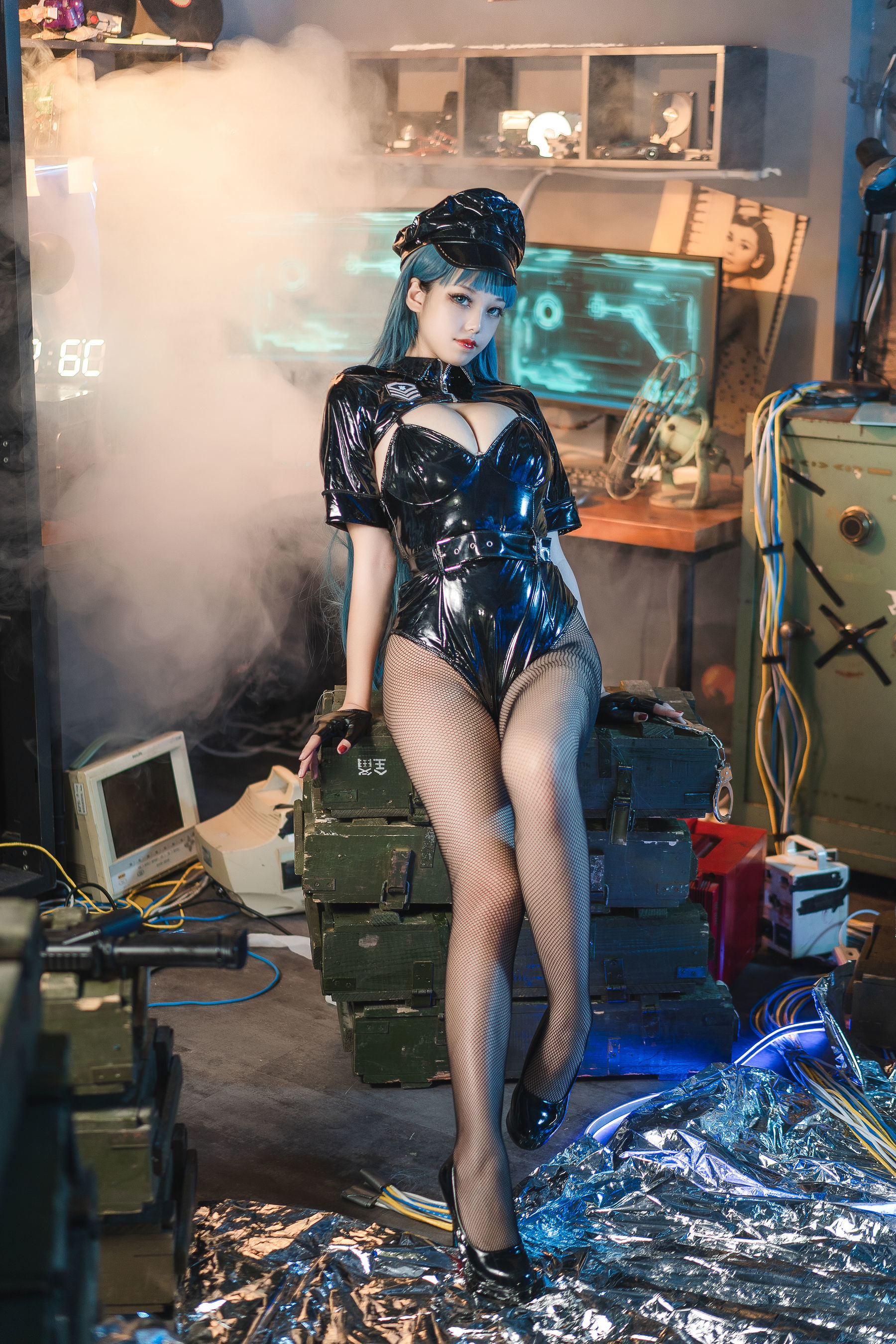 コスプレ福利] 萌え系お姉さん ハニーキャットキュー - 女警2