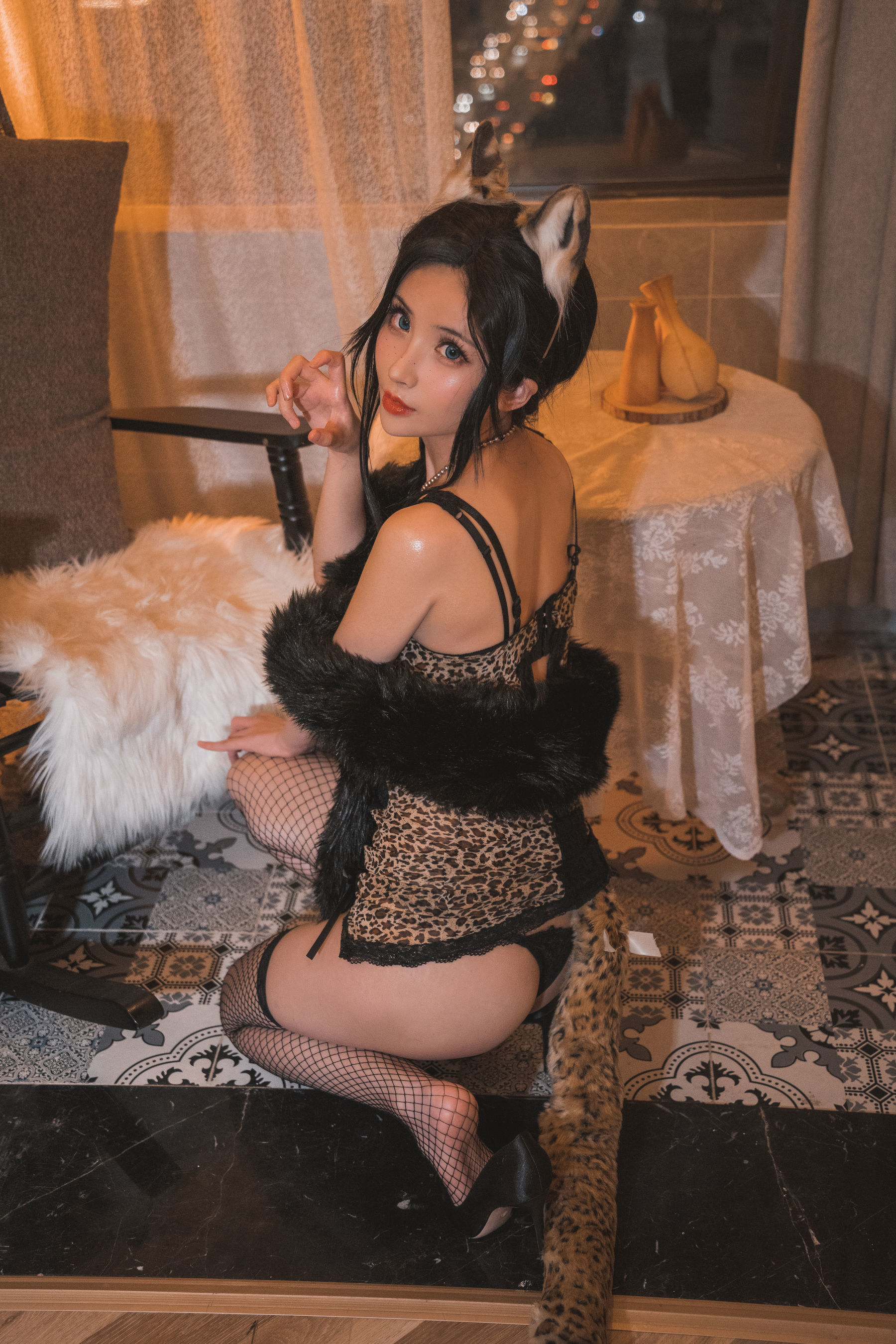 [COS福利] COS福利rioko凉凉子 - 豹子女士的秘密约会
