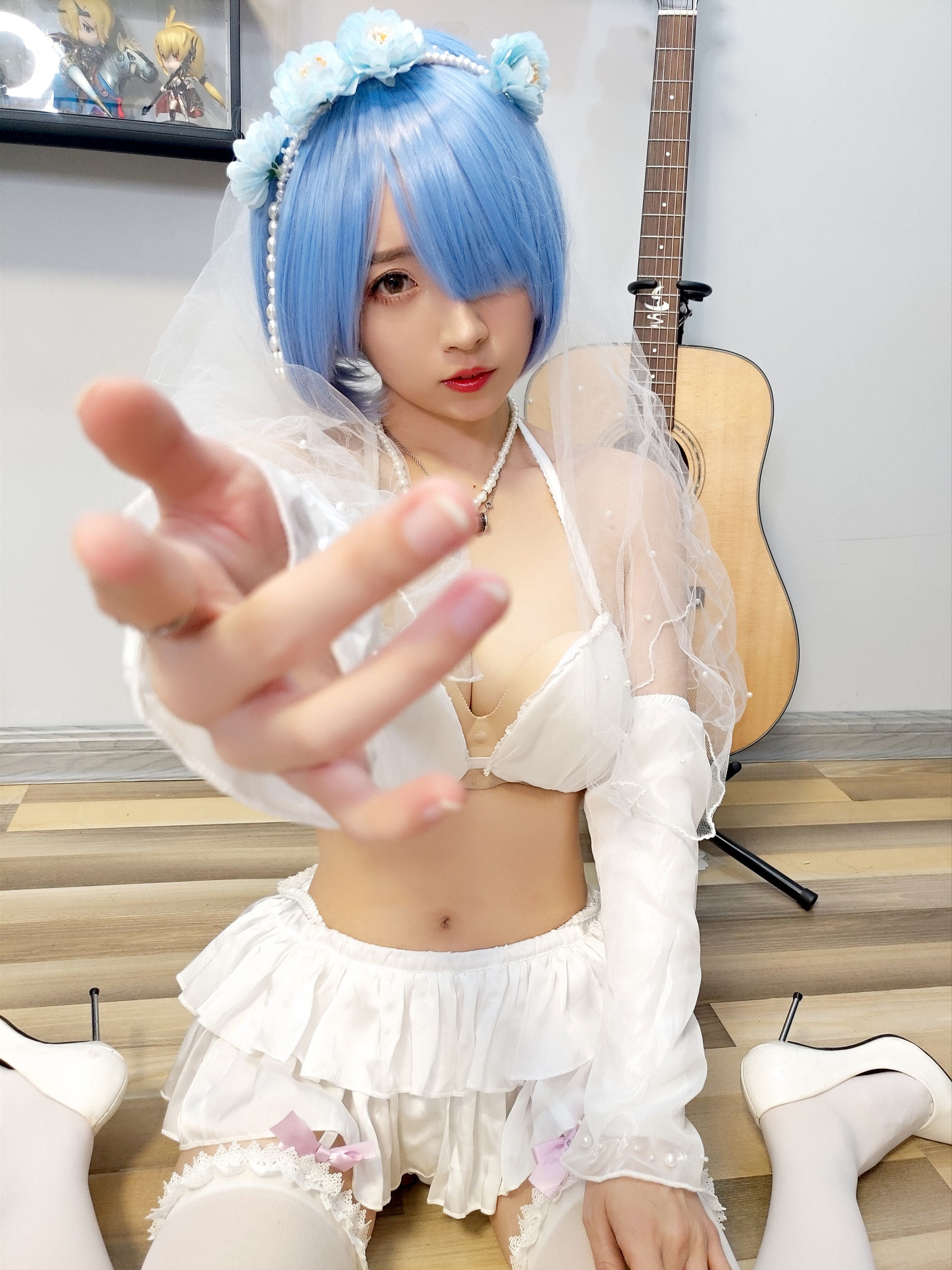[COS福利] 斗鱼主播小女巫露娜 - 雷姆婚纱