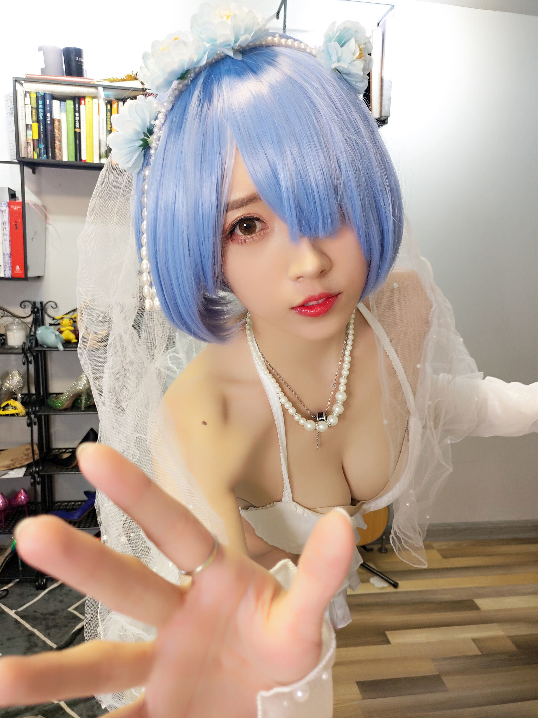 [COS福利] 斗鱼主播小女巫露娜 - 雷姆婚纱