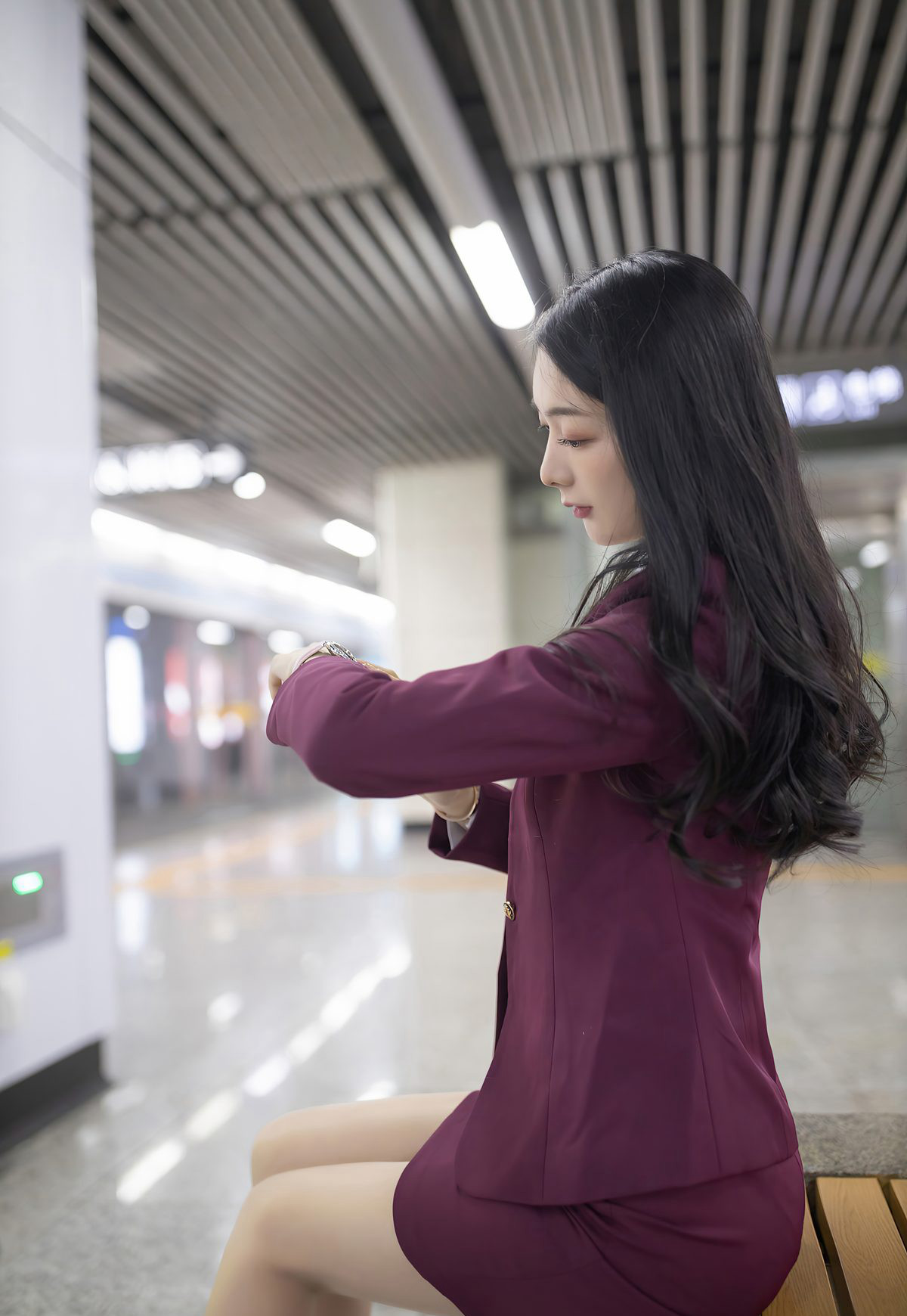 เซี่ยวเรบา 2021 เซ็กซี่ สจ๊วตเตส หลังเลิกงาน ชุดยูนิฟอร์ม เย้ายวน ถุงน่อง ขาสวย รองเท้าส้นสูง