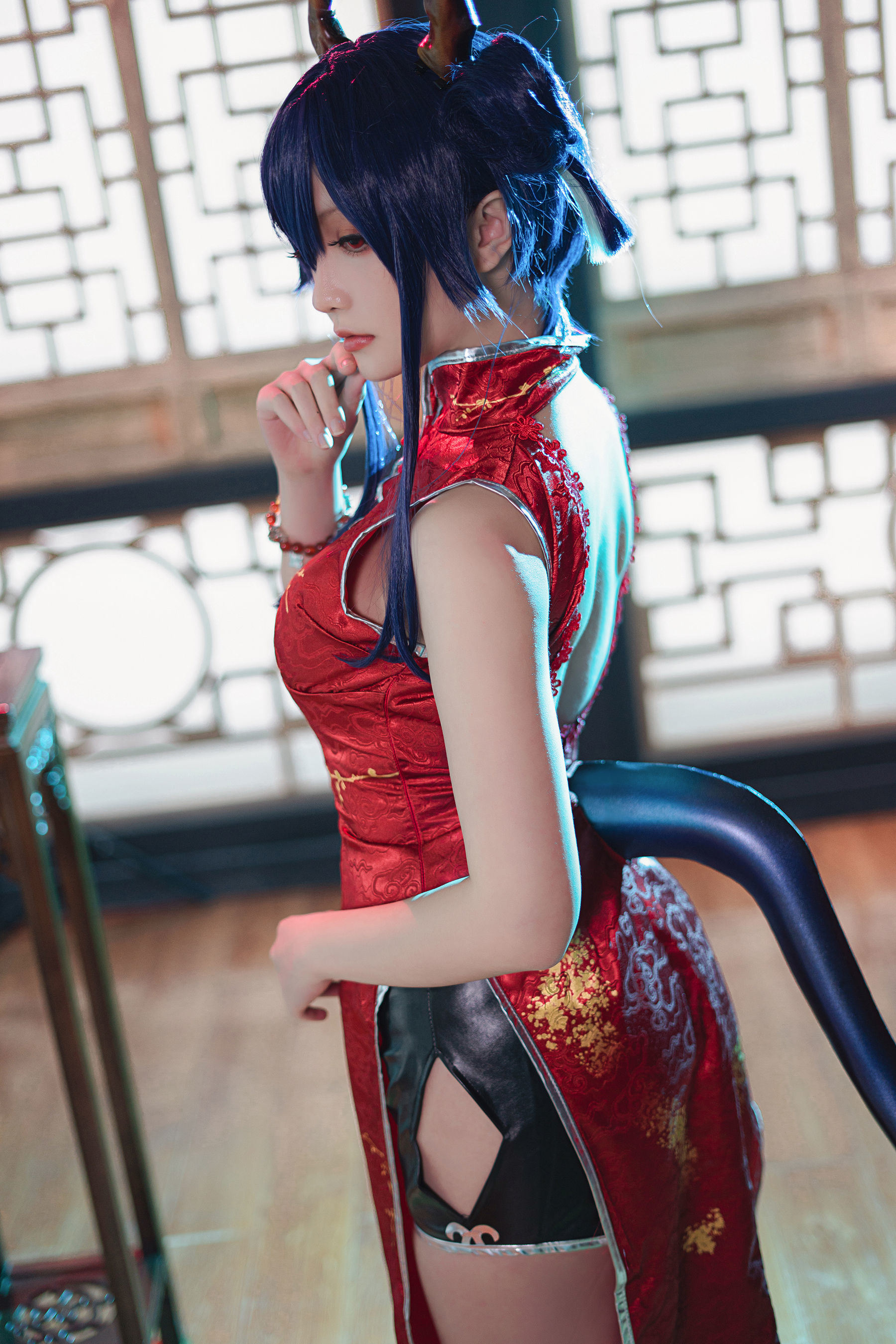 コスプレ特典] コサーお姉さん ホシノチチ - アークナイツ《チェン》