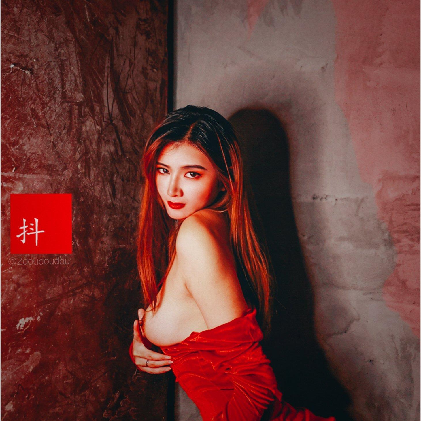 ช่างภาพโทนมืด - ผลงานชุดของ โดว์ชู [202P