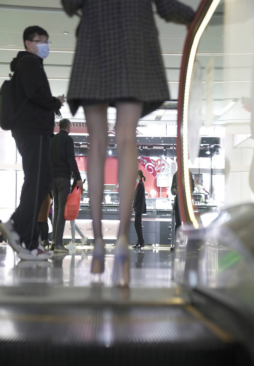 周慕汐 2021 セクシー制服秘書 ハイヒールで黒ストッキングを脱ぐ プロット セクシー写真