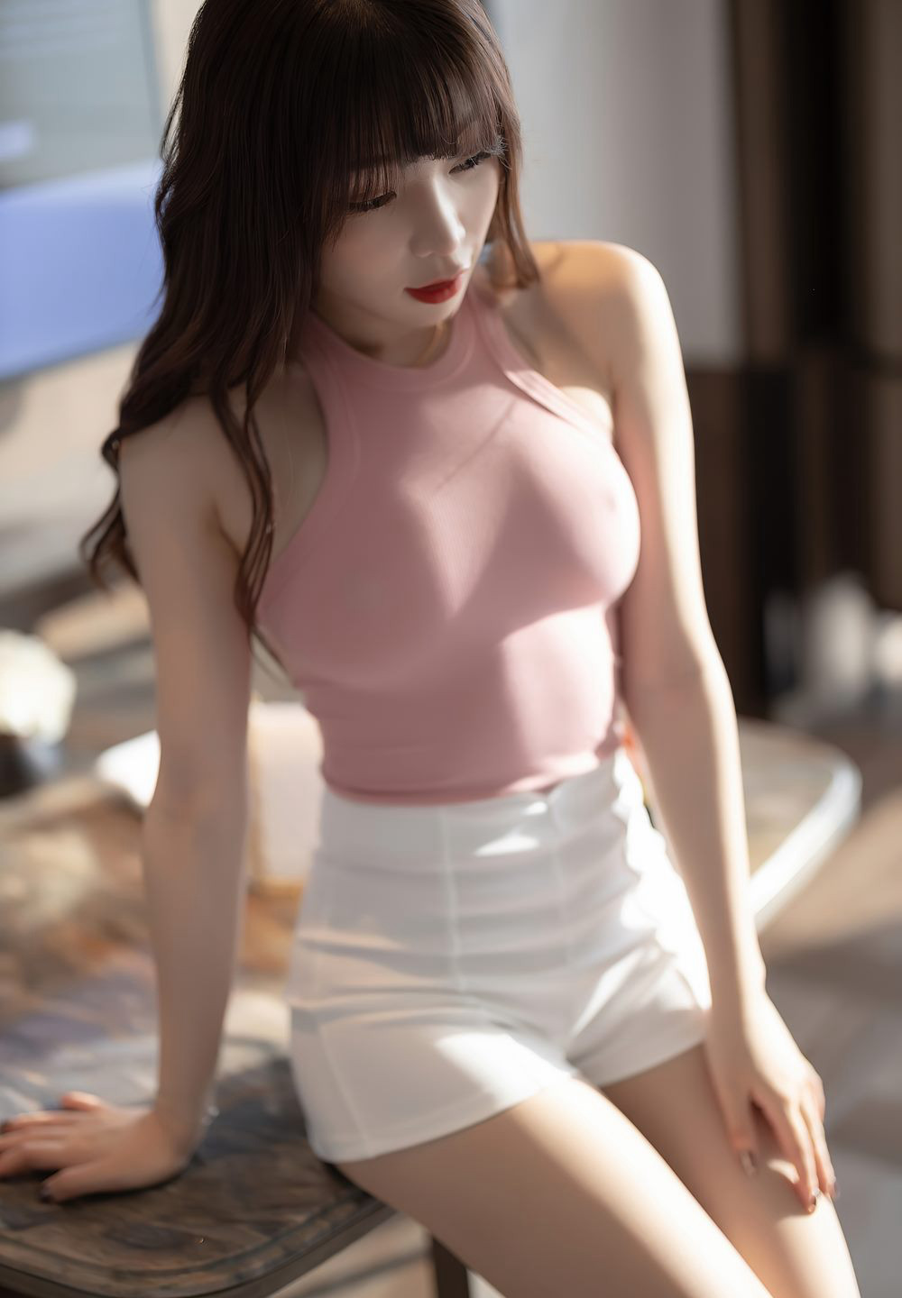 ชีชีบูตี้ ถุงน่องเนื้อ ขาสวยสุดยอด ส้นสูง นางแบบสาว เซ็กซี่ กางเกงขาสั้นรัดรูปสีขาว ยั่วเย้า