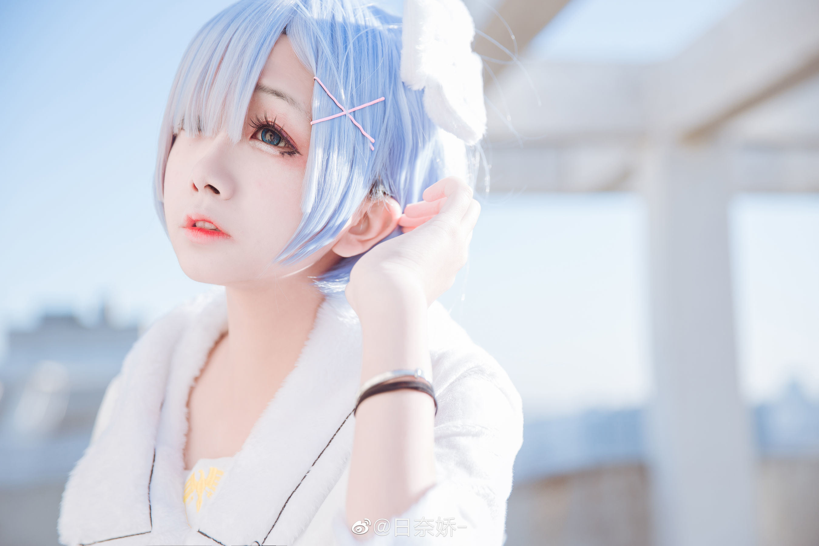COS Phúc lợi] Rina Jiao - Rem váy trắng