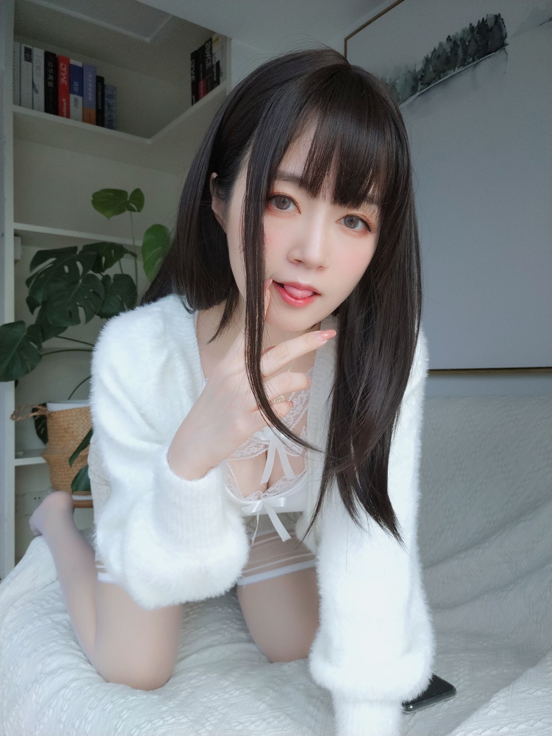 [COS福利] Coser小姐姐白银 - 白蕾丝