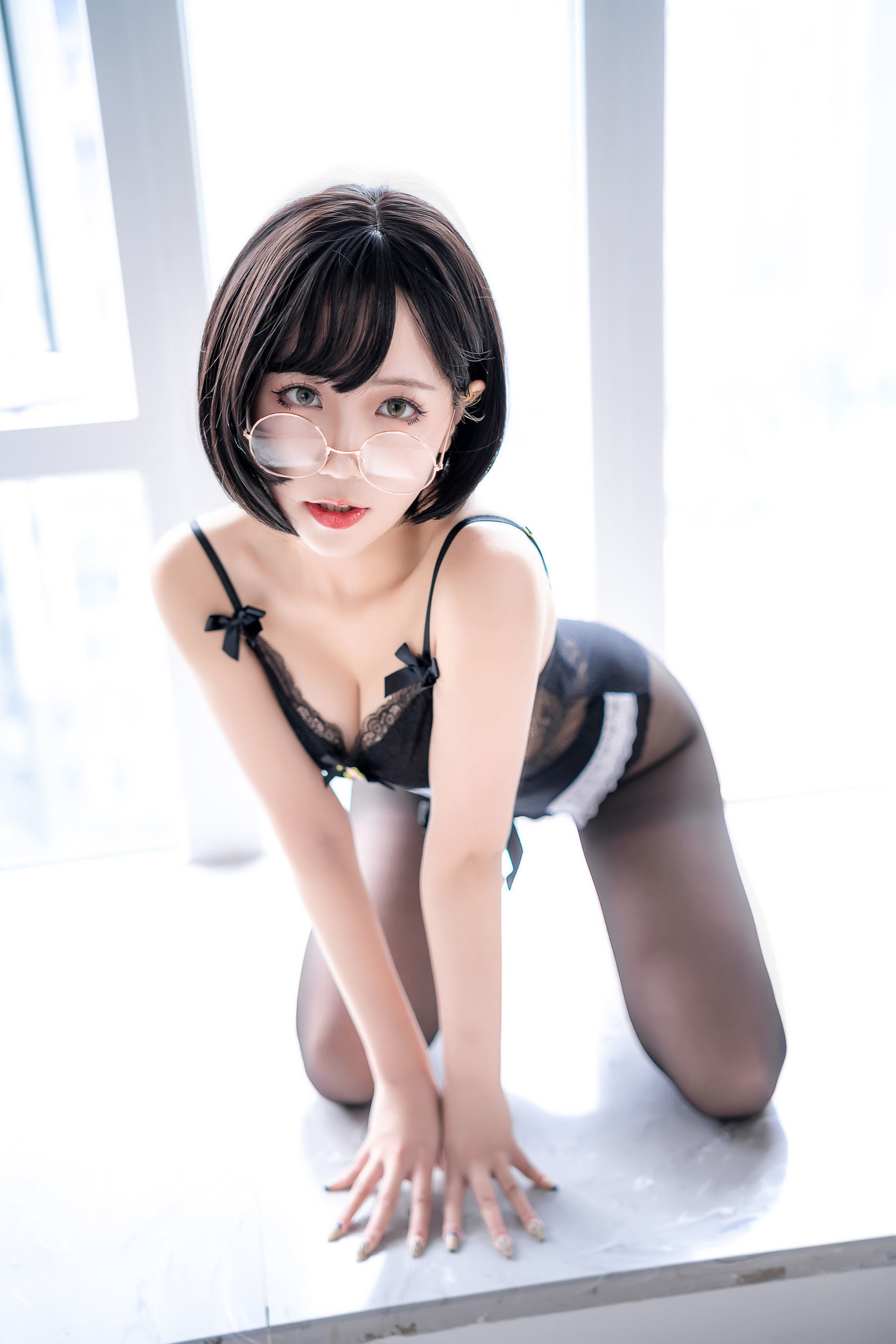 コスプレ福利] ウェイボーの萌妹 ランシャオイKiKi - 黒絲