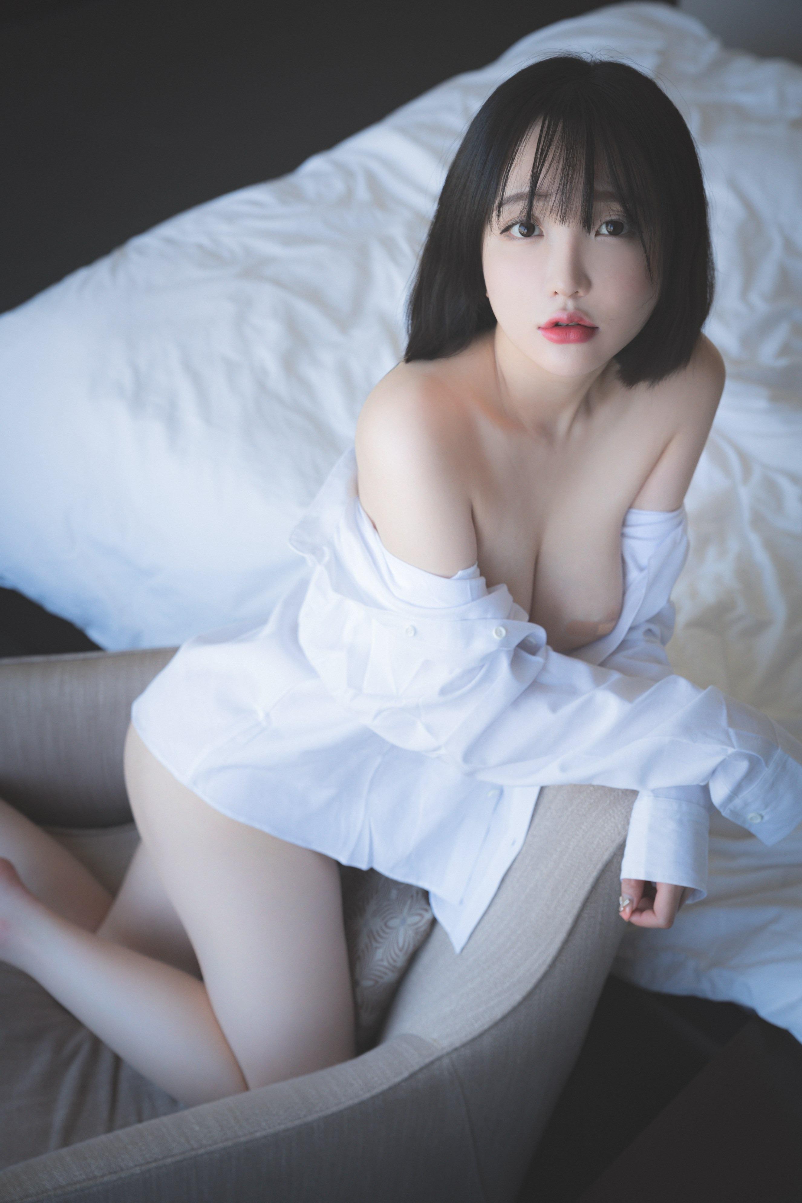 Pure Media Vol.070 Son Ye-Eun (손예은) 72P