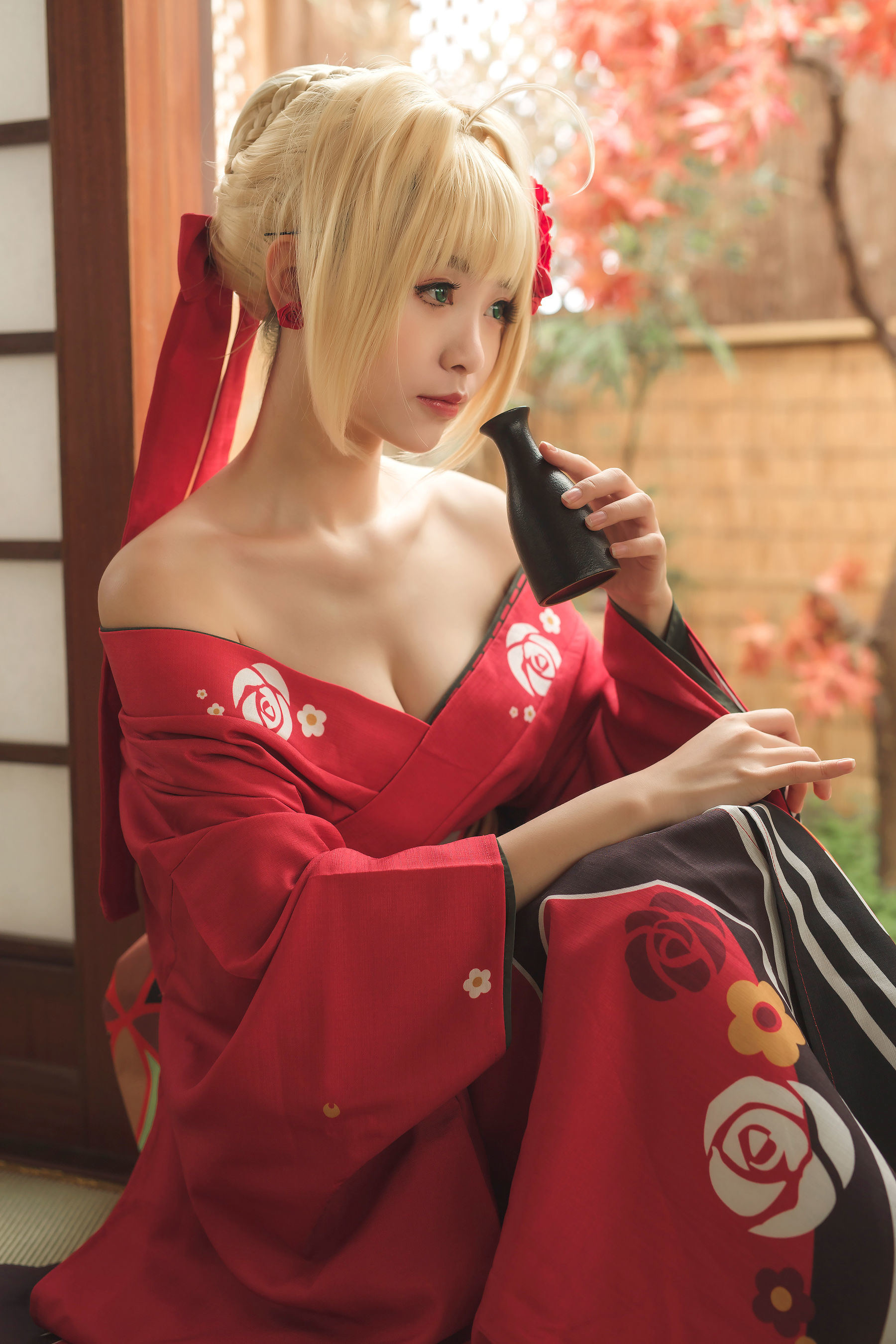 COS Welfare] Anime Blogger Da Da Juan Juan Xiao Juan - See Her Majesty the Queen