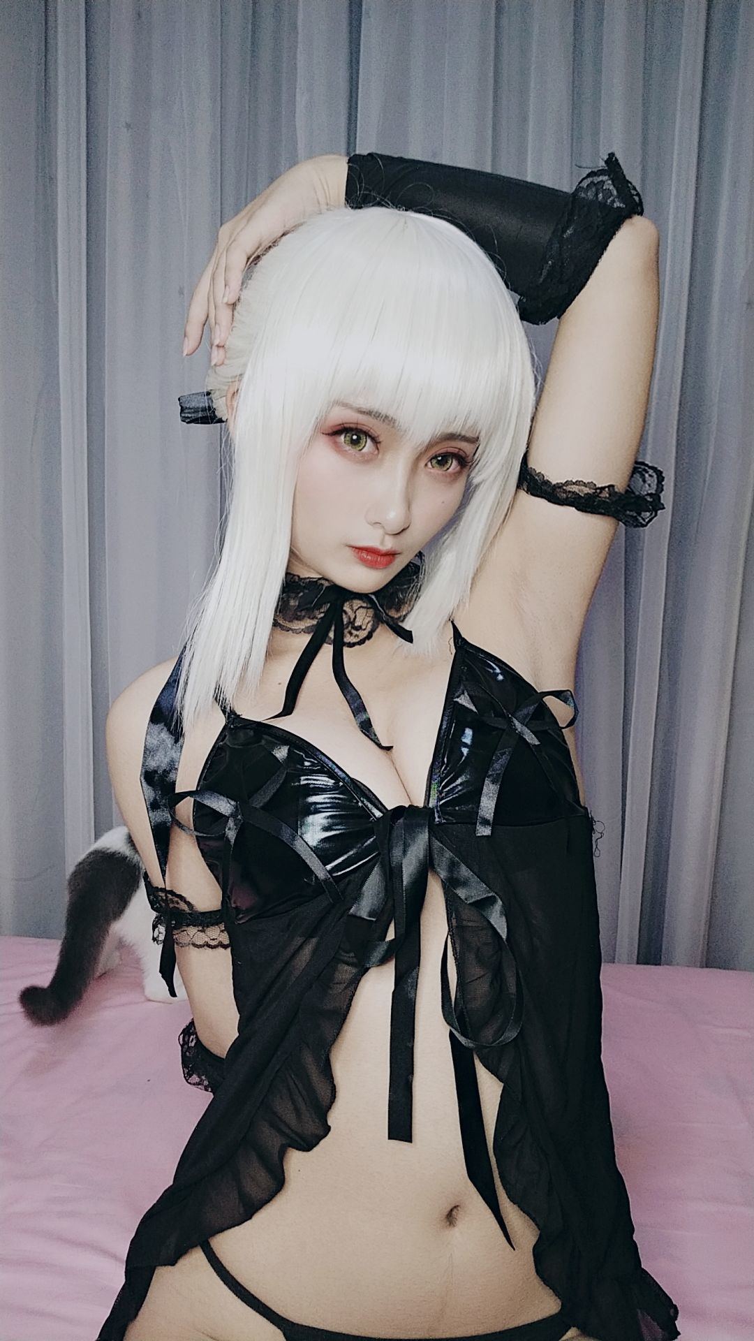[COS福利] 动漫博主洛璃 belle SAMA - 黑呆睡衣王座