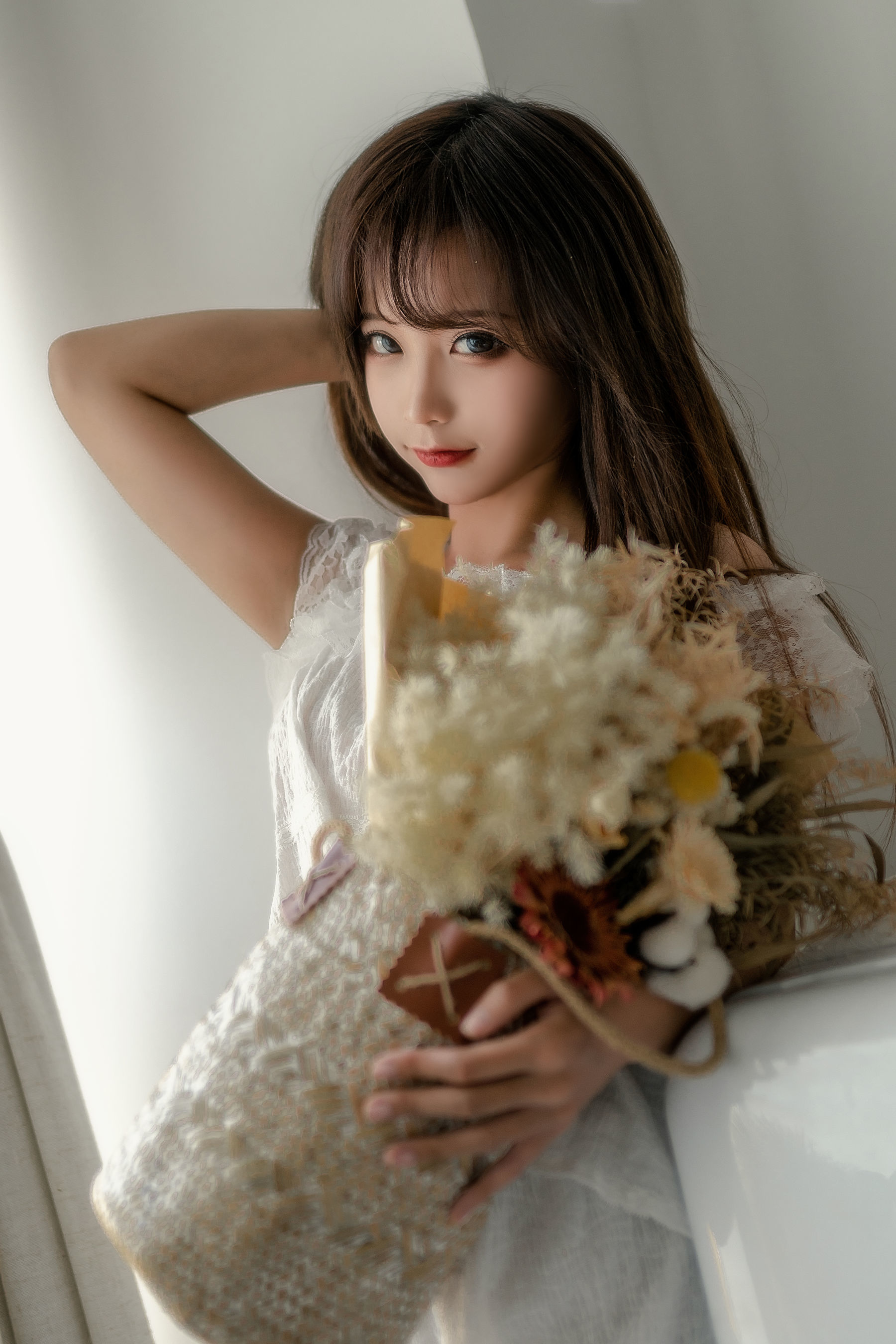 COS Phúc lợi] Blogger Anime Stun Mo Mo - Voi Áo ngủ Trắng