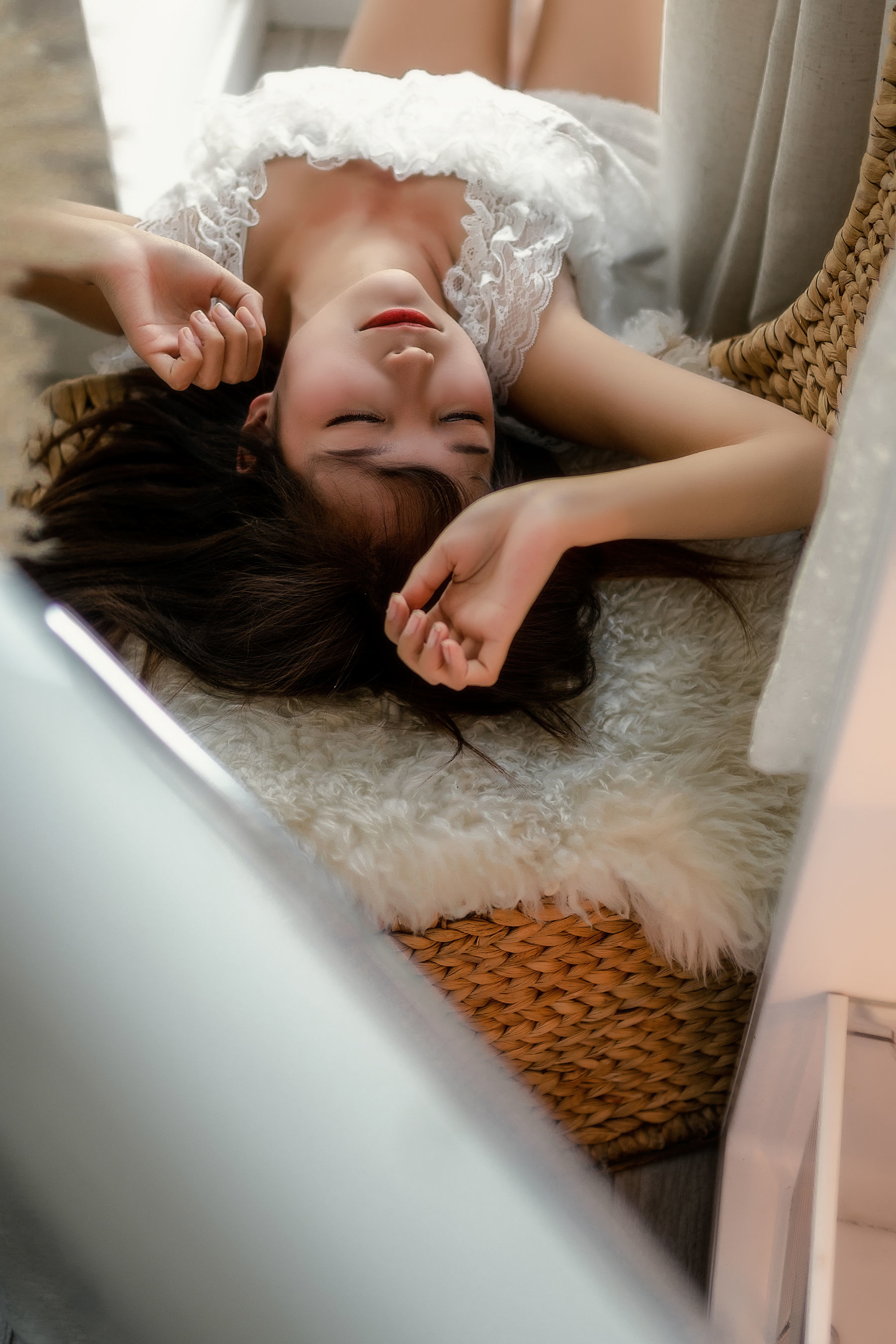 COS Phúc lợi] Blogger Anime Stun Mo Mo - Voi Áo ngủ Trắng