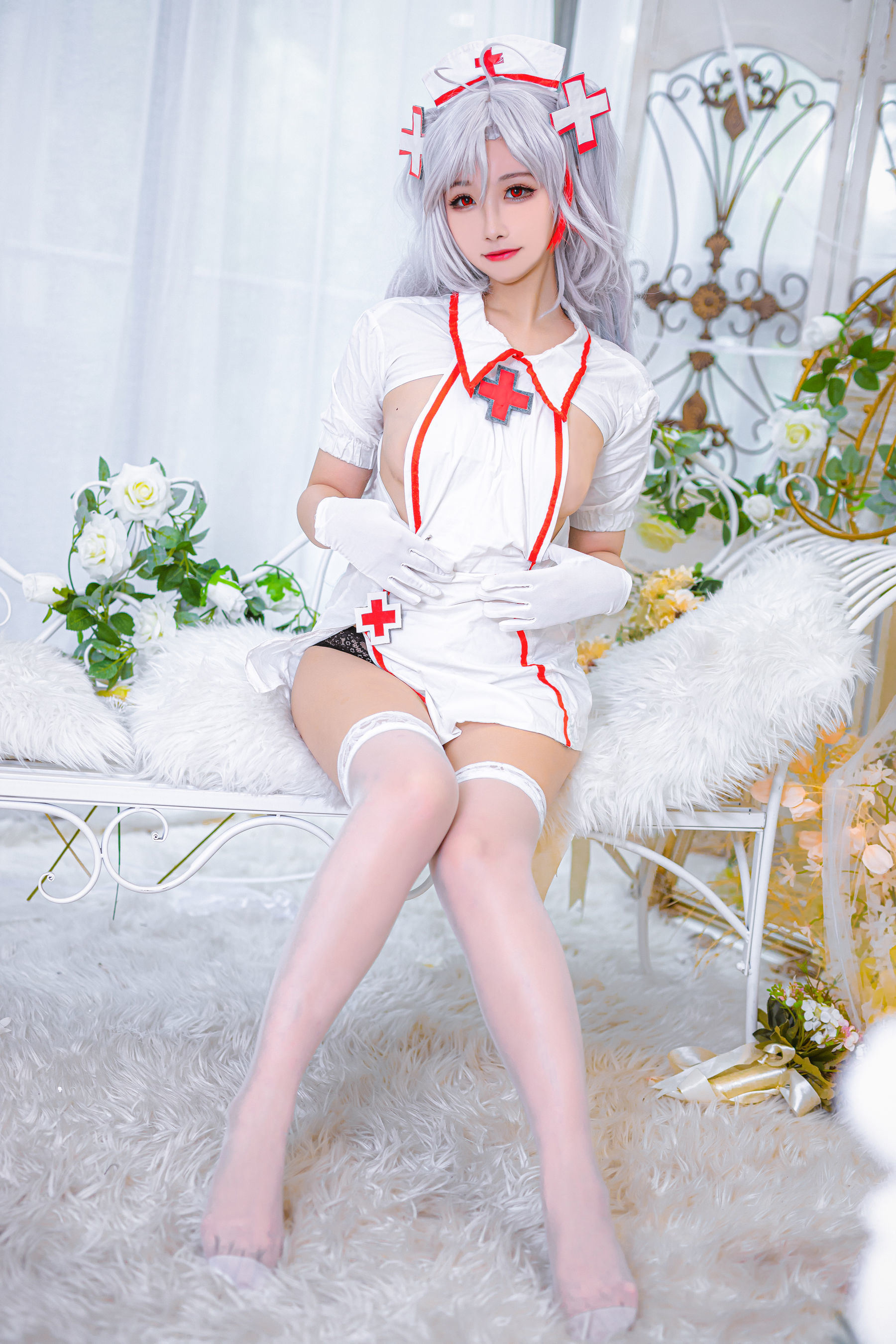 COS Phúc lợi] Cô gái Weibo Momoko Aoi Aoi - Y tá của Eugen