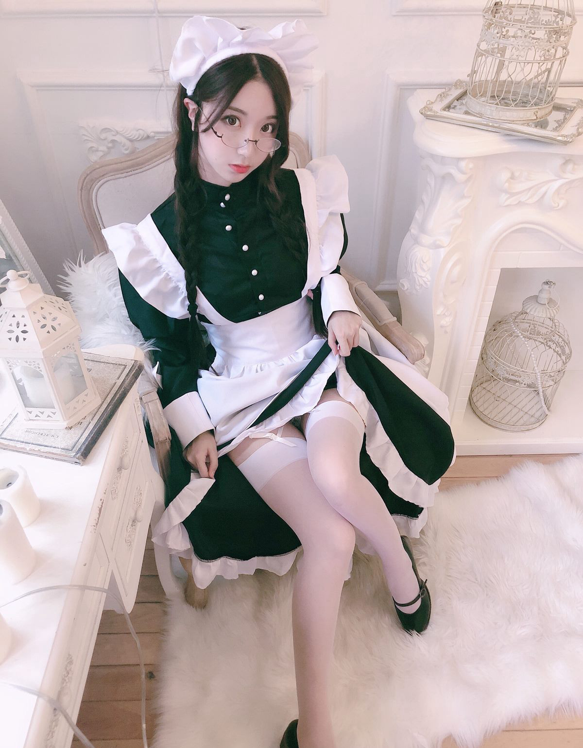 COS Beautiful Woman Kurokawa Large Scale White Stockings Glasses HD Beautiful Legs Photo Cosplay