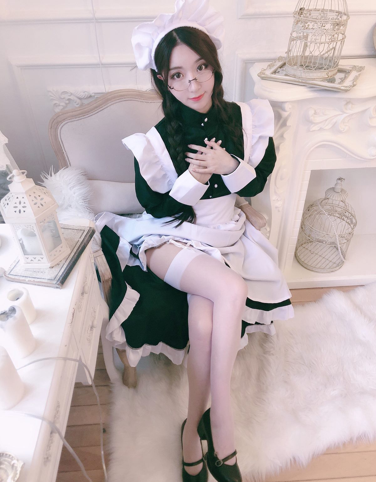 COS Beautiful Woman Kurokawa Large Scale White Stockings Glasses HD Beautiful Legs Photo Cosplay