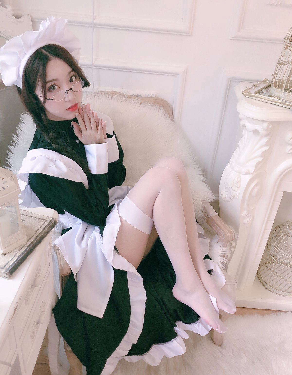 COS Beautiful Woman Kurokawa Large Scale White Stockings Glasses HD Beautiful Legs Photo Cosplay