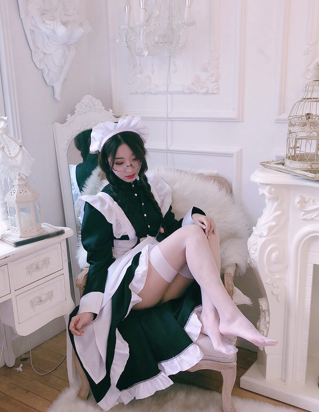 COS Beautiful Woman Kurokawa Large Scale White Stockings Glasses HD Beautiful Legs Photo Cosplay