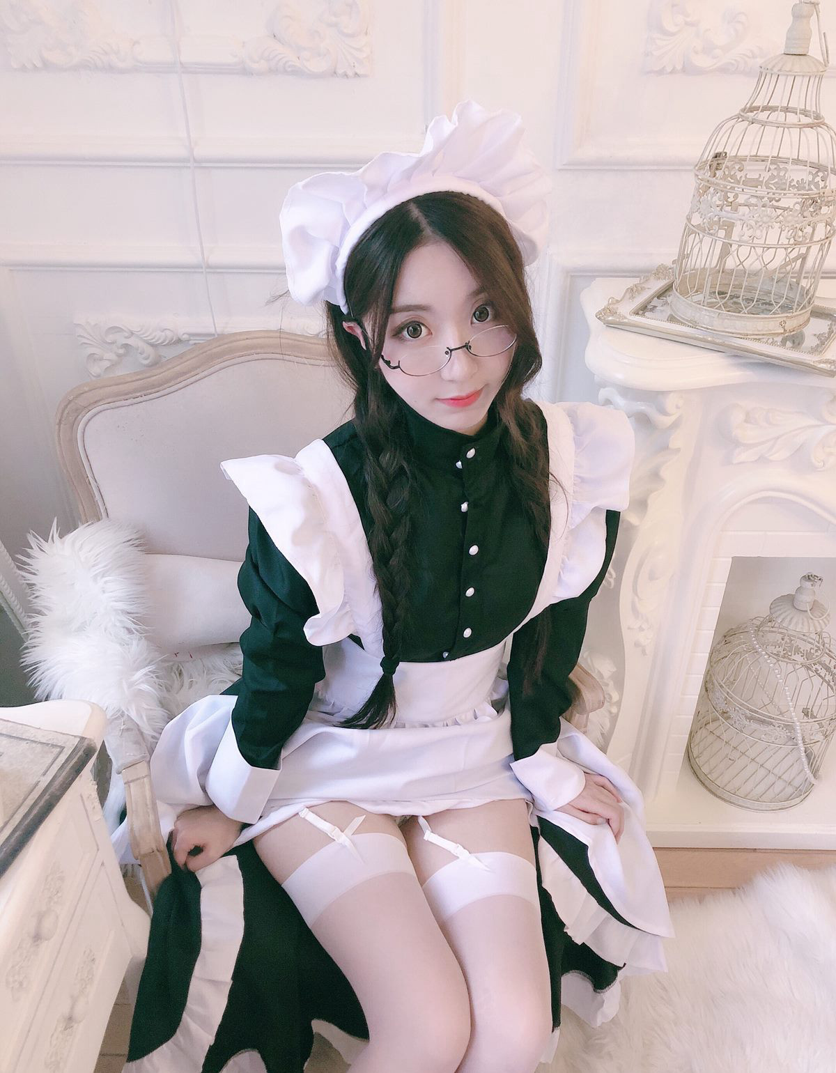 COS Beautiful Woman Kurokawa Large Scale White Stockings Glasses HD Beautiful Legs Photo Cosplay