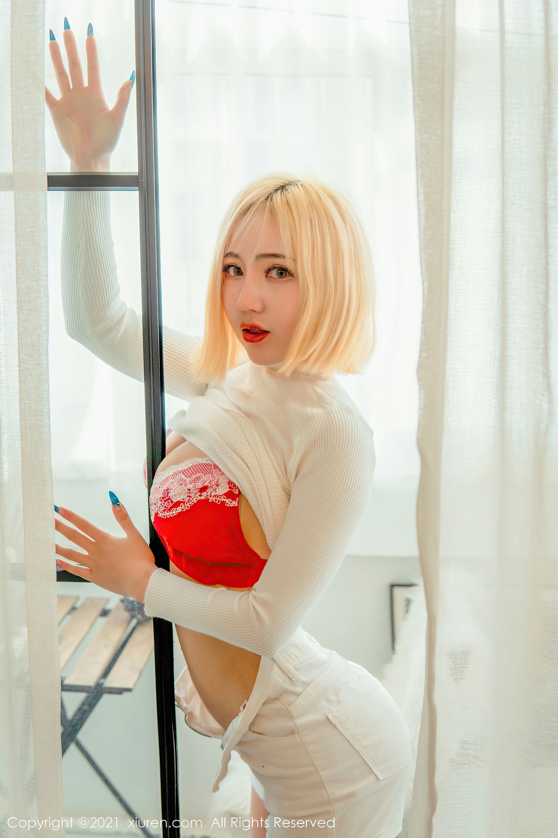 [秀人XIUREN] No.3329 文静儿 巨乳纹身写真