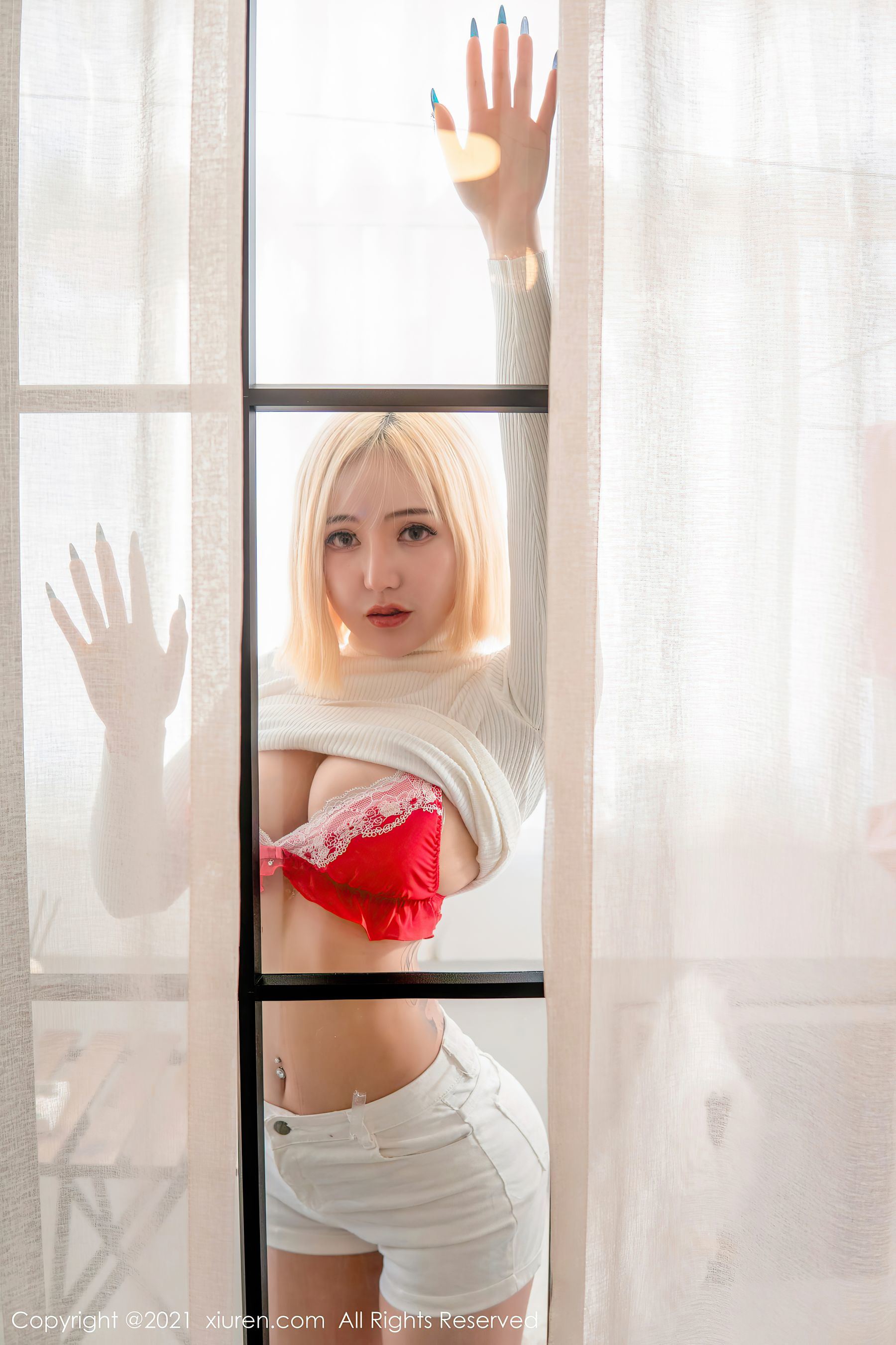 [秀人XIUREN] No.3329 文静儿 巨乳纹身写真