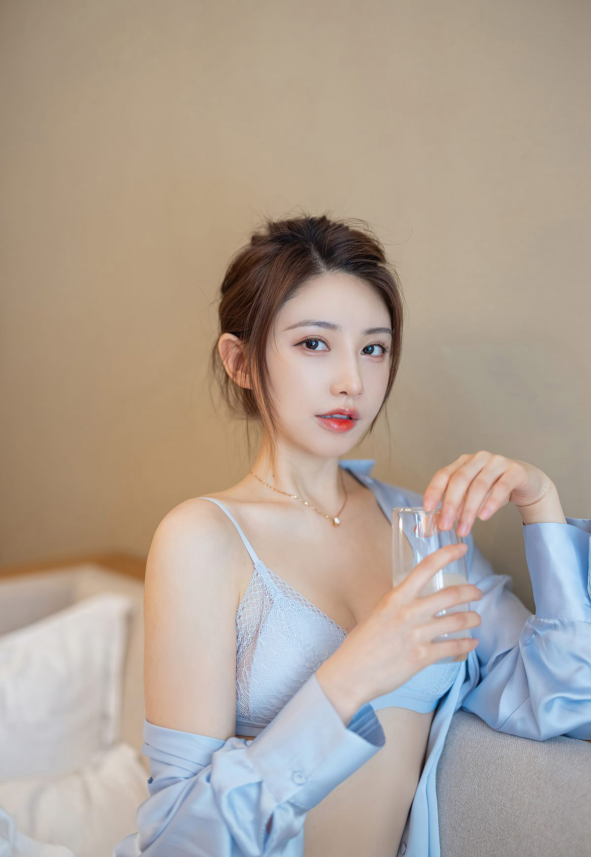 เอมี่เซะ สาวงาม หลิว อี้หนิง บุคลิกชุดยูนิฟอร์มชวนหลงใหล ชุดชั้นในเซ็กซี่ เปี่ยมเสน่ห์ หน้าตาสวยงาม
