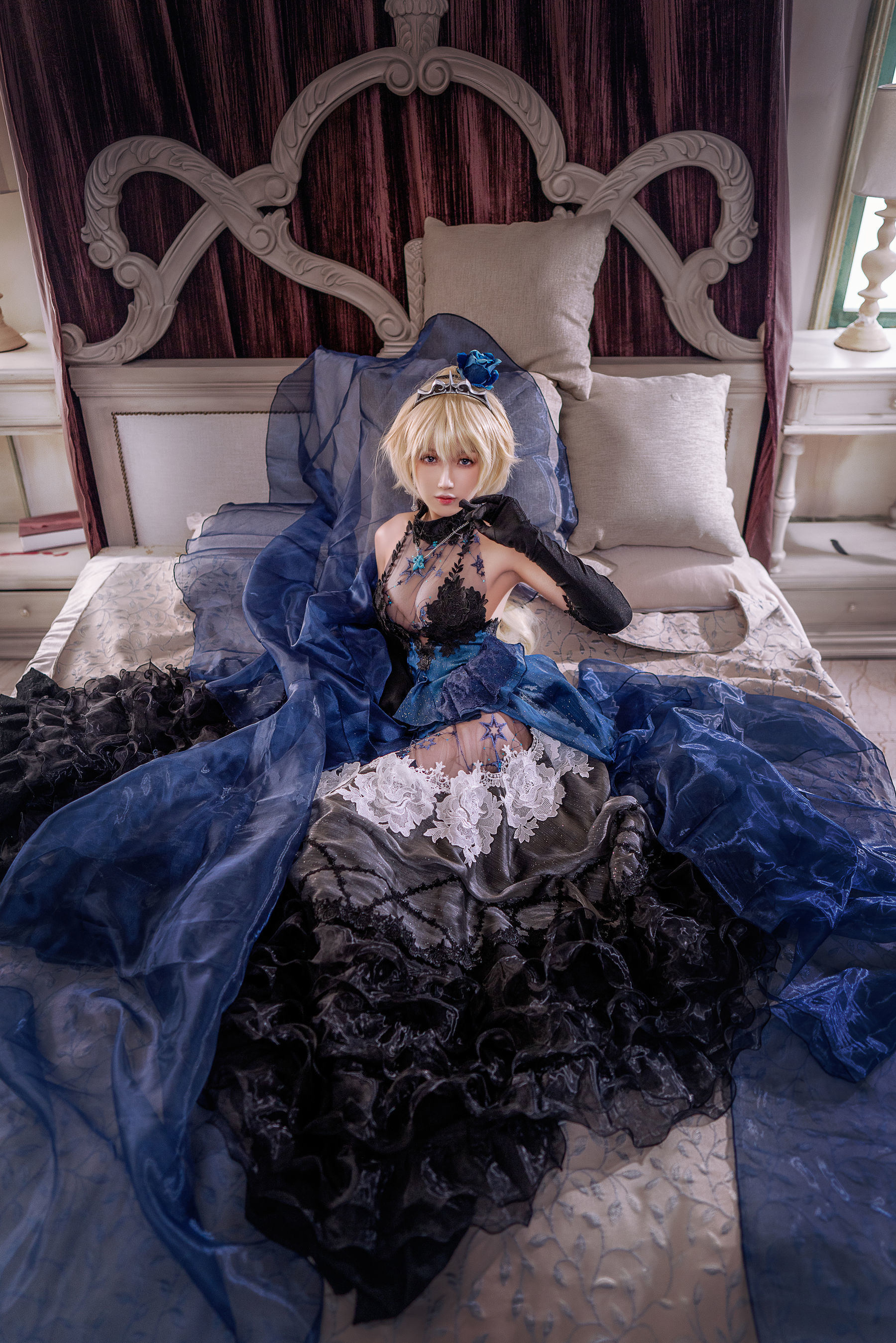 Internet Celebrity Coser Photobook] Anime Blogger A'Bao is also Bunny Girl - Joan of Arc Wedding Dress