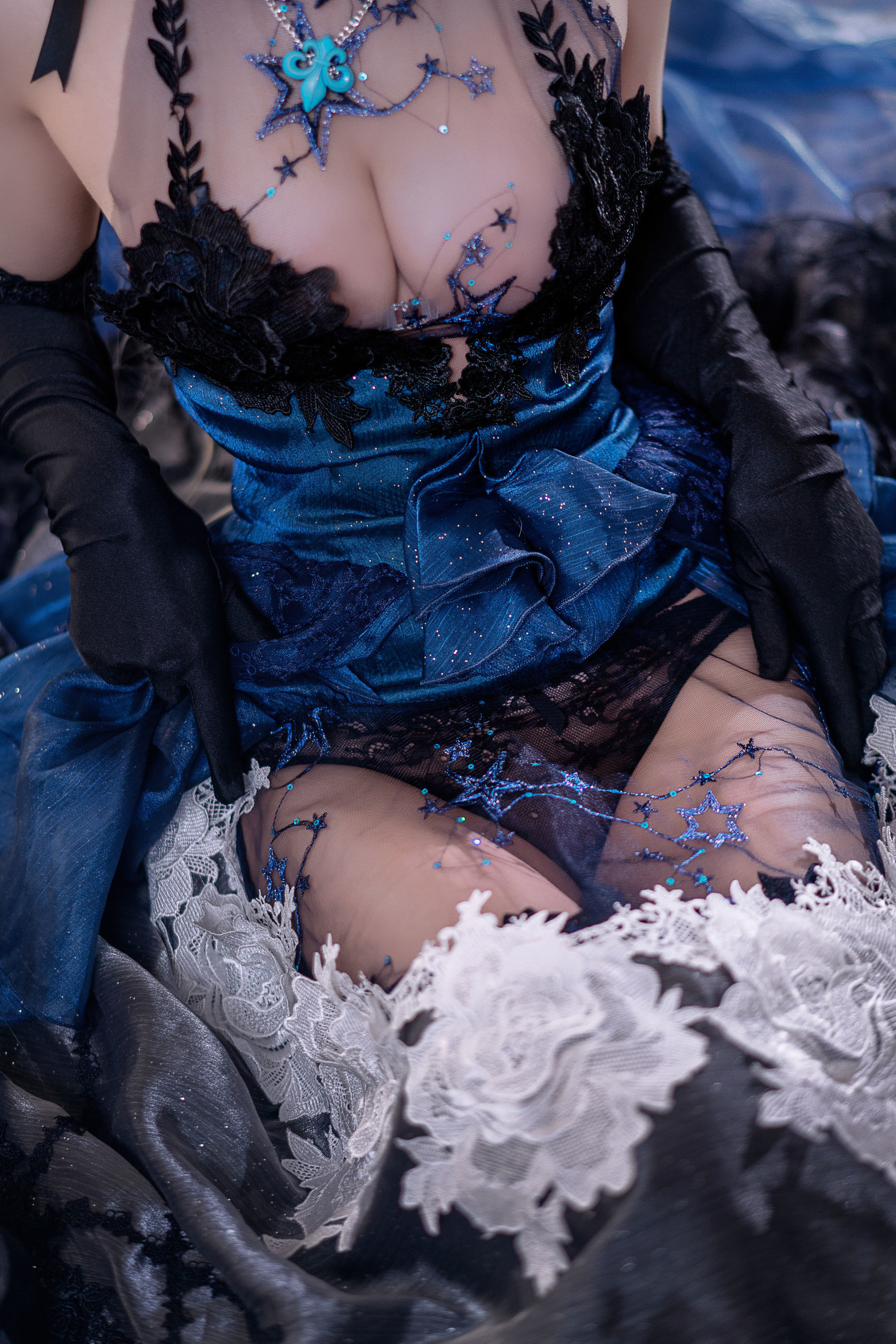 Internet Celebrity Coser Photobook] Anime Blogger A'Bao is also Bunny Girl - Joan of Arc Wedding Dress
