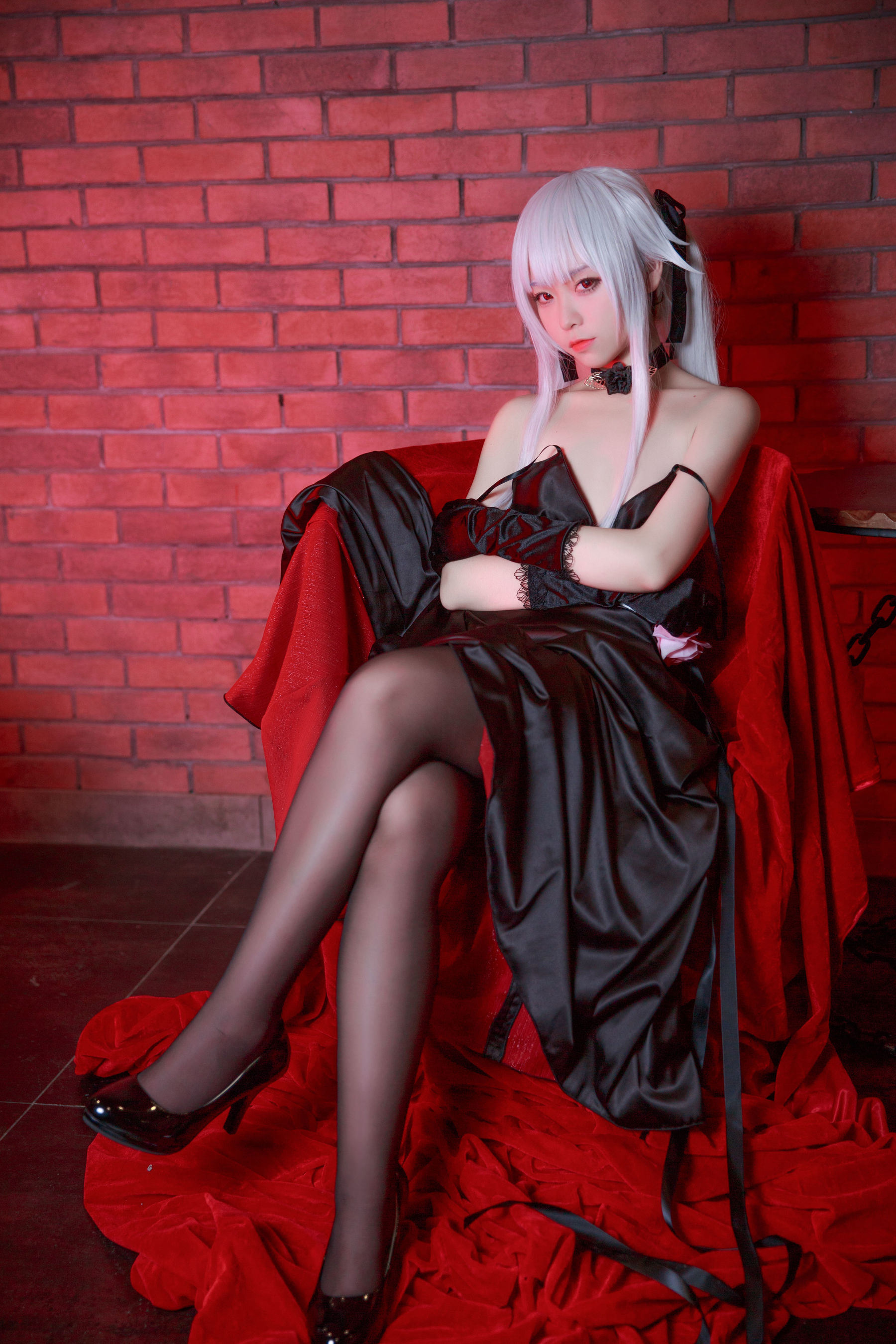เน็ตไอดอล COSER ภาพถ่าย] อนิเมะบล็อกเกอร์ G44 จะไม่ได้รับบาดเจ็บ - ฝูจือ ชุดกระโปรงดำราตรี