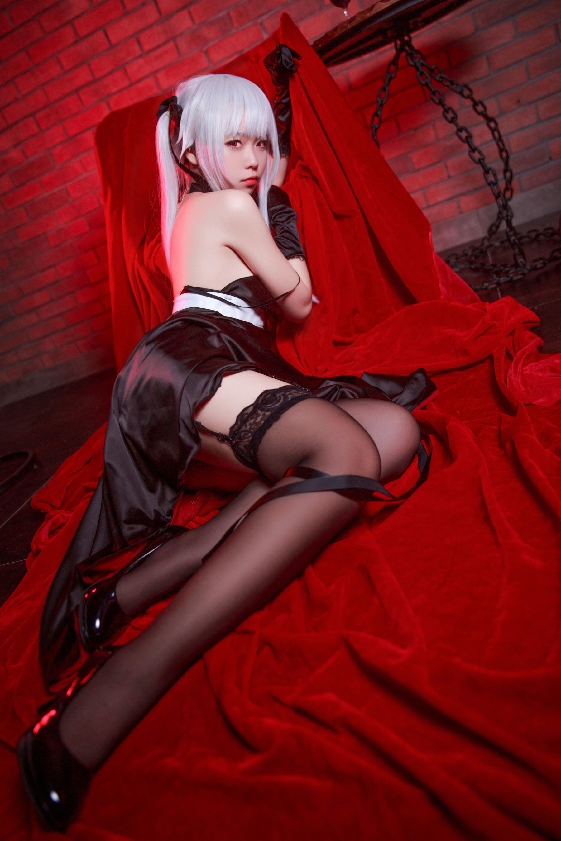 เน็ตไอดอล COSER ภาพถ่าย] อนิเมะบล็อกเกอร์ G44 จะไม่ได้รับบาดเจ็บ - ฝูจือ ชุดกระโปรงดำราตรี