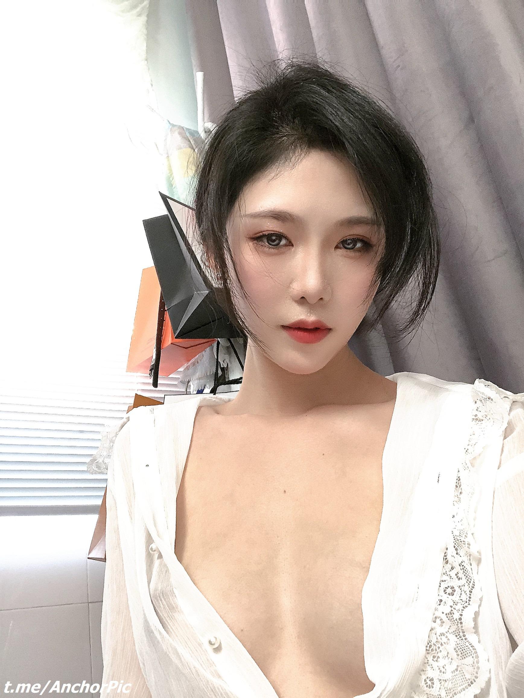 Dou Niang Li Shi Custom Photo Album | 111P Gallery