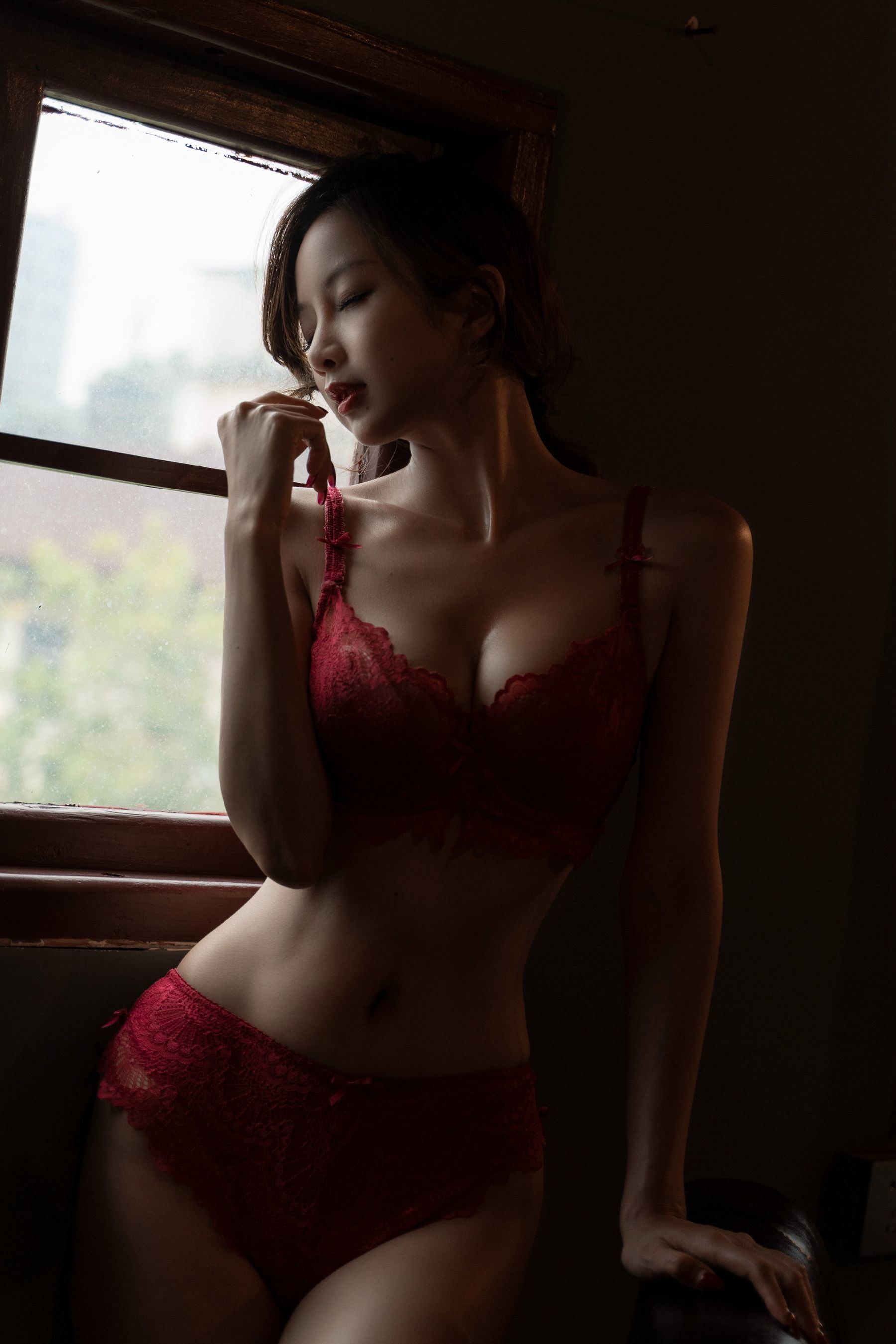 網紅COSER寫真] Nicole小月 - 後窗