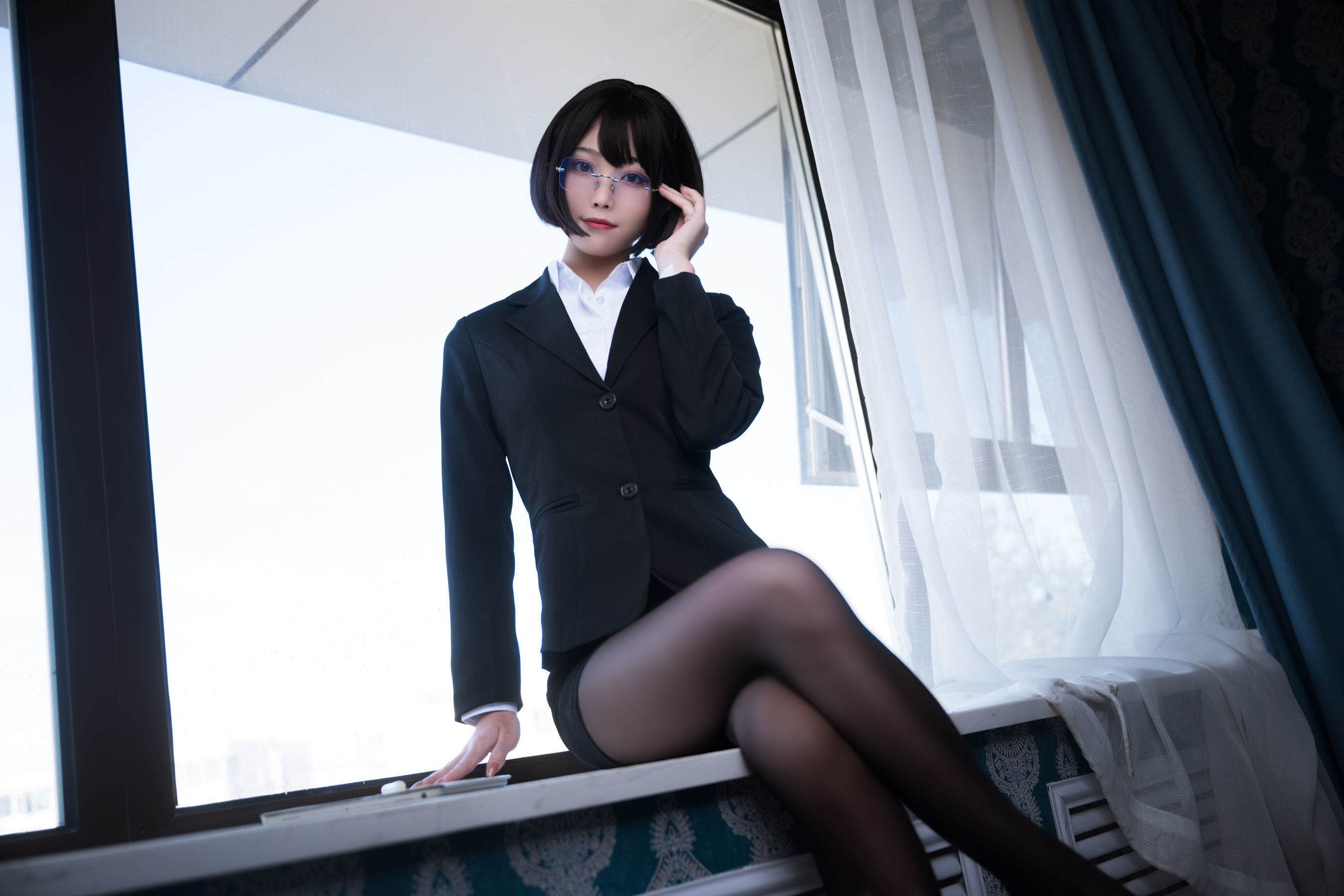 Ảnh chụp Coser nổi tiếng] Cosplay Vương Trí Tử - OL Đen lụa