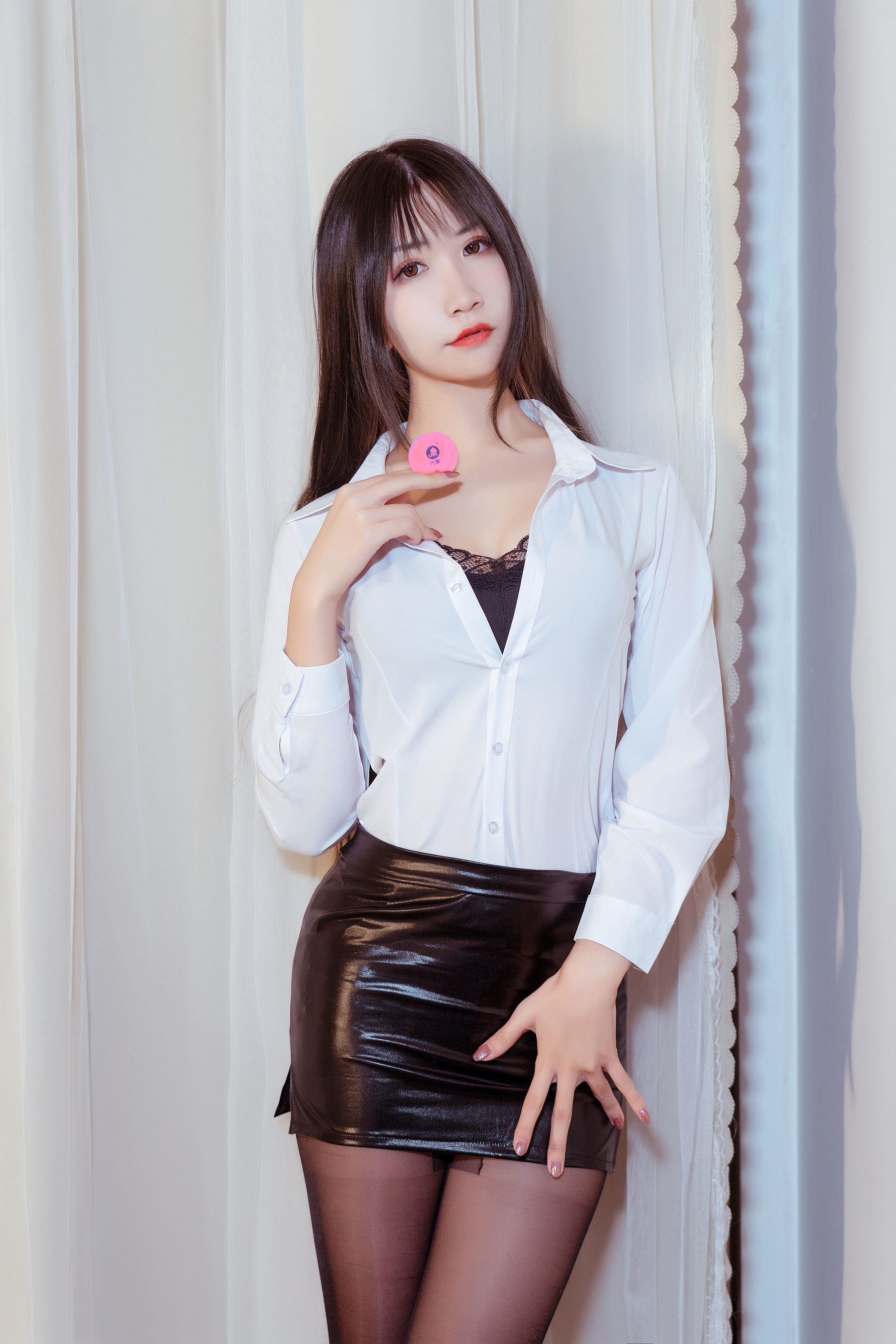 Internet Celebrity Cosplayer Photobook] Anime Blogger Ruan Yi_Fairy - Elephant OL