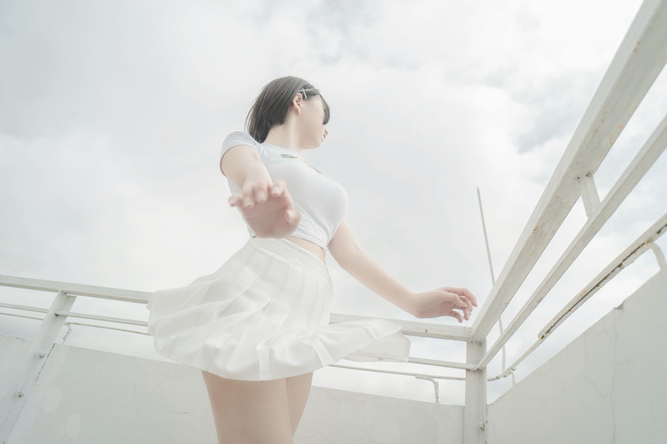 [网红COSER写真] 鬼马少女阿薰kaOri - 天台