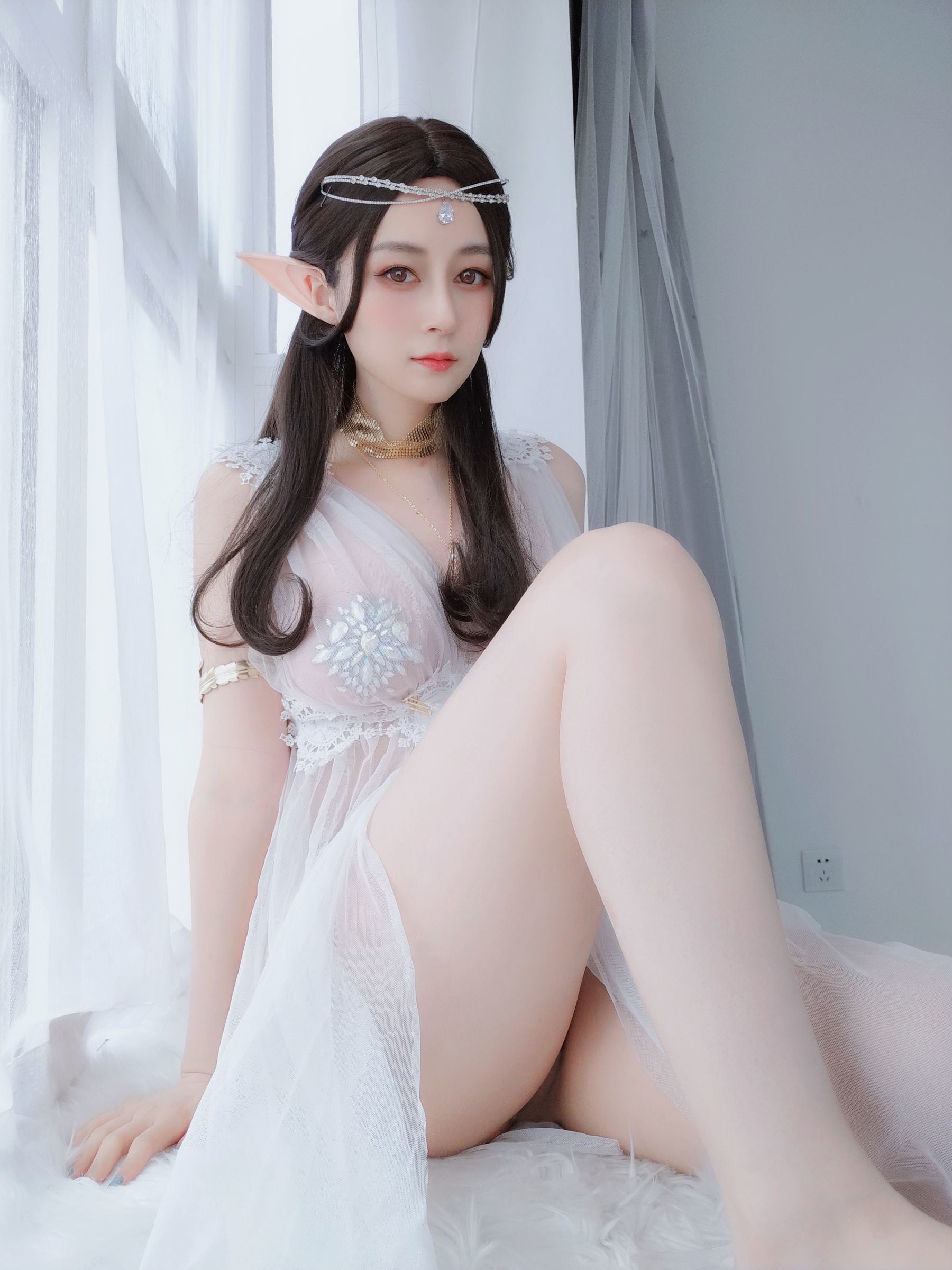 Internet Celebrity COSER Photobook] Coser Miss Baiyin - Elf Gem Lingerie