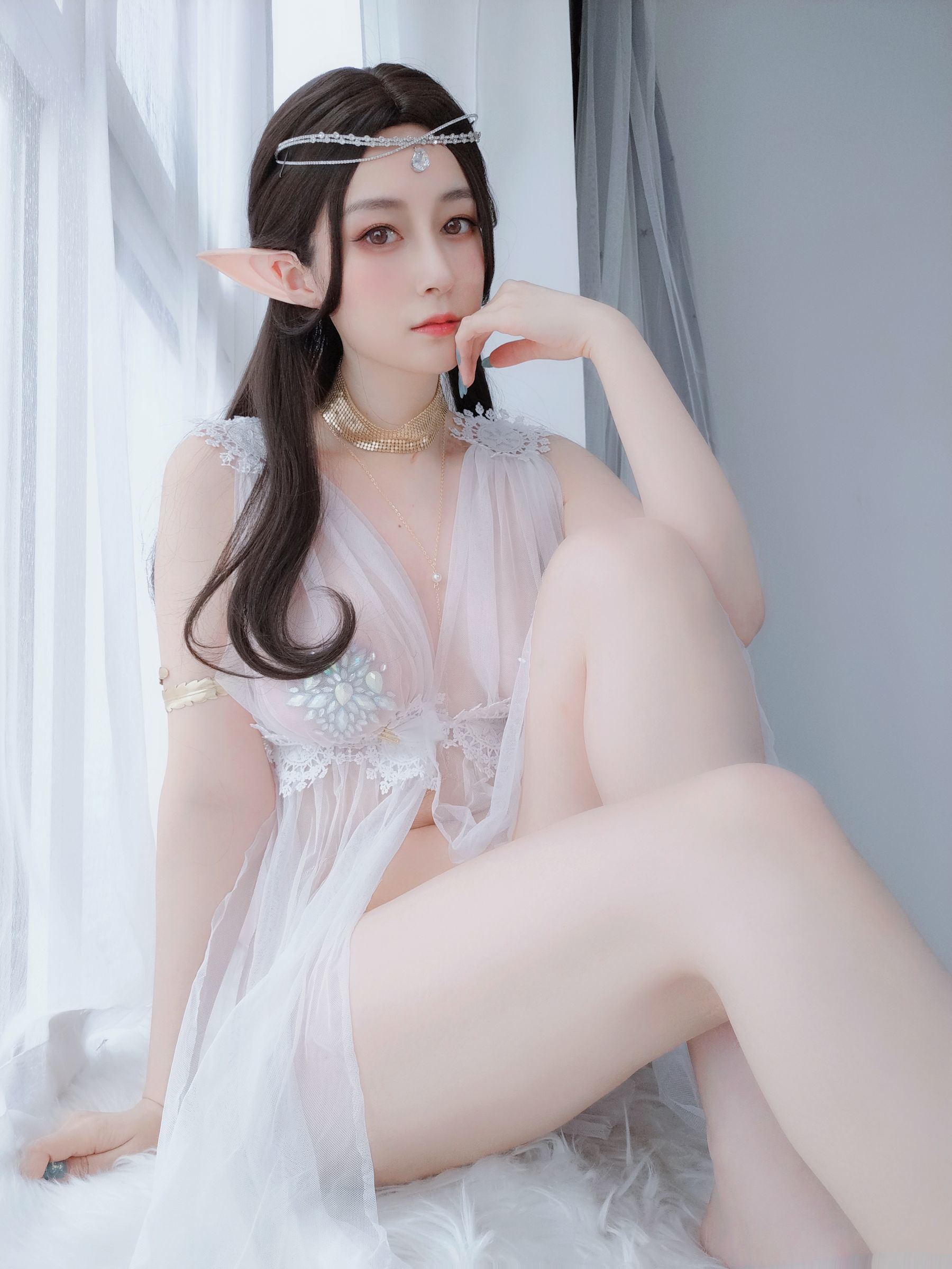 Internet Celebrity COSER Photobook] Coser Miss Baiyin - Elf Gem Lingerie