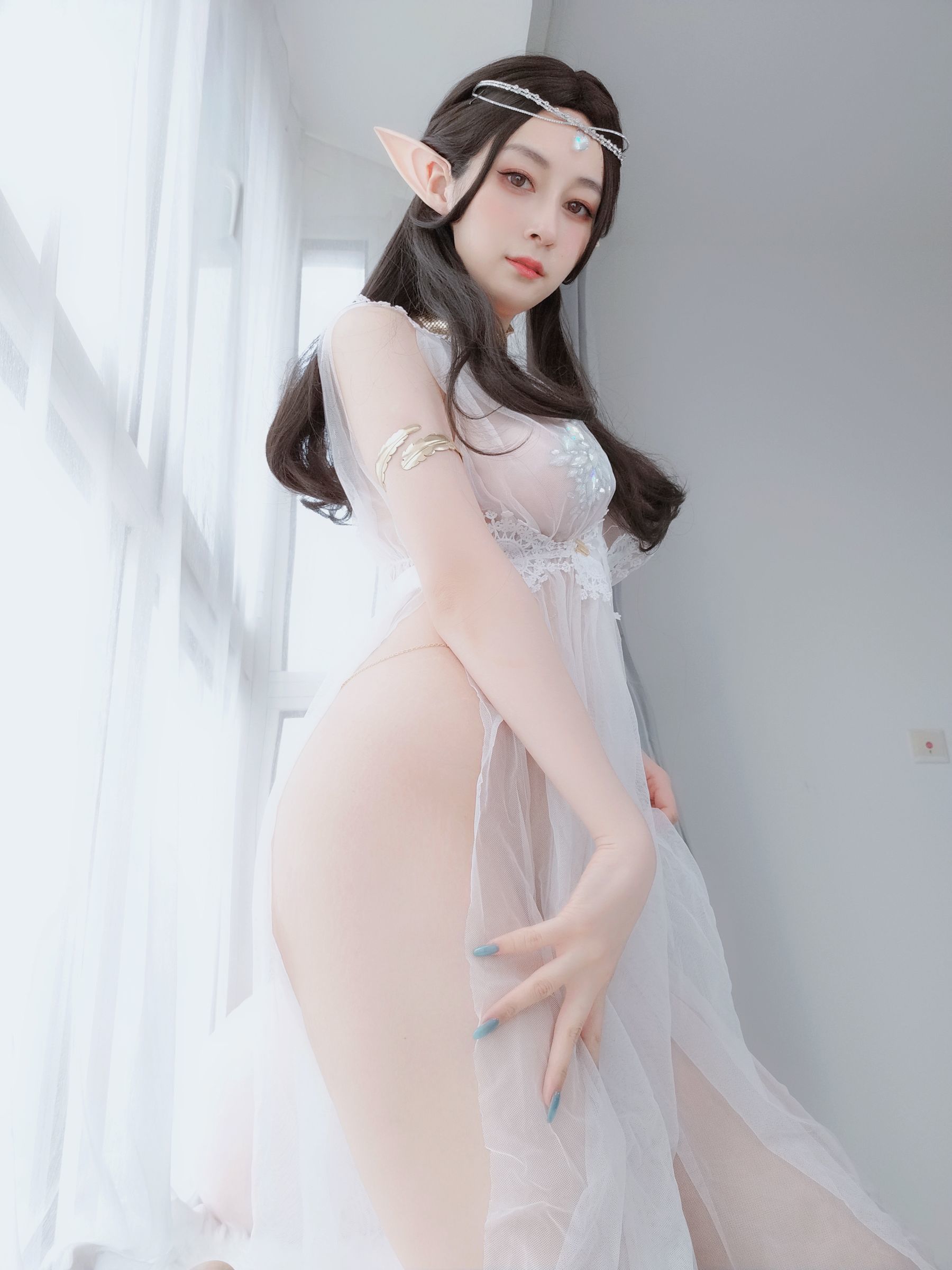 Internet Celebrity COSER Photobook] Coser Miss Baiyin - Elf Gem Lingerie