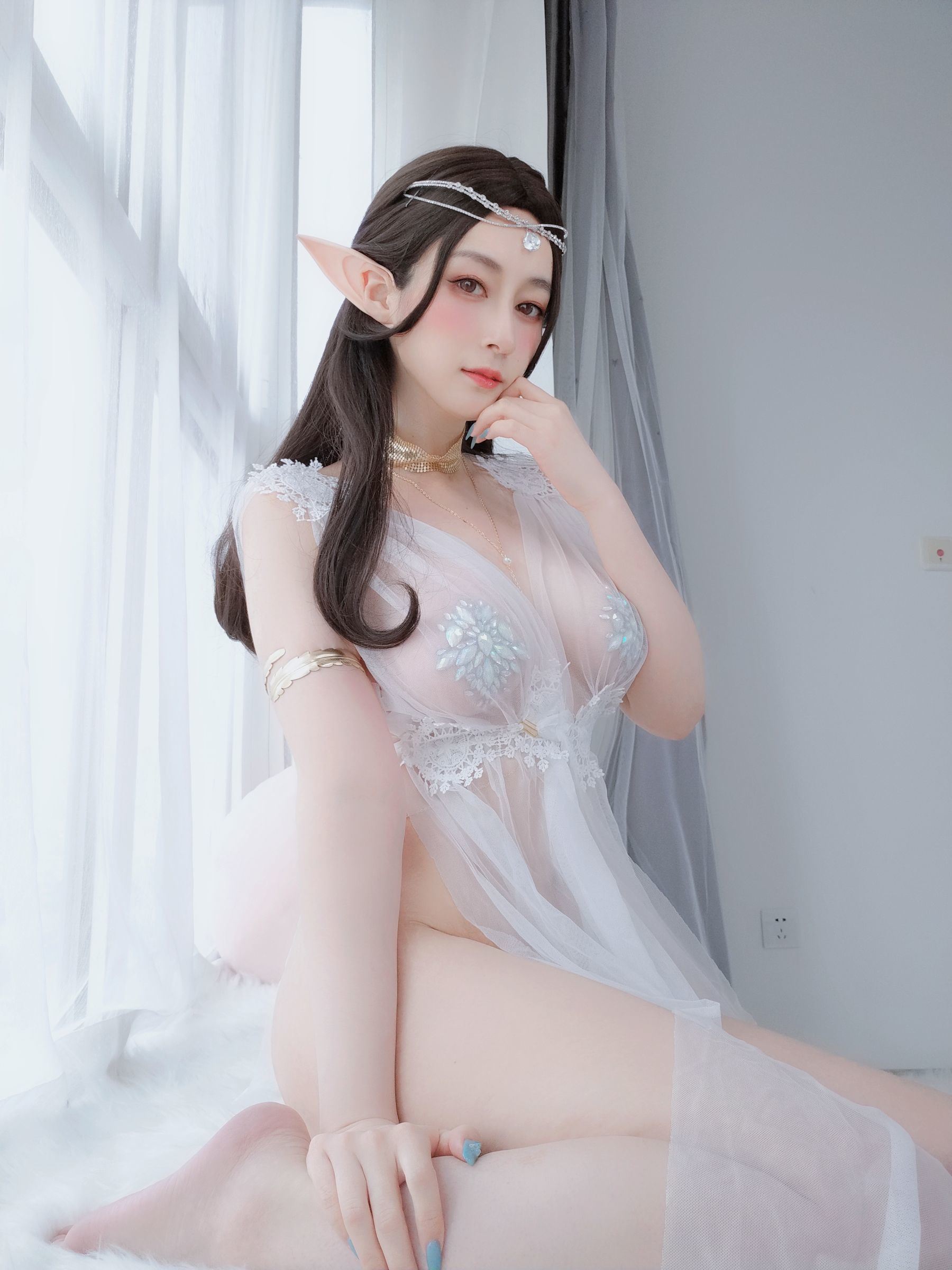 Internet Celebrity COSER Photobook] Coser Miss Baiyin - Elf Gem Lingerie