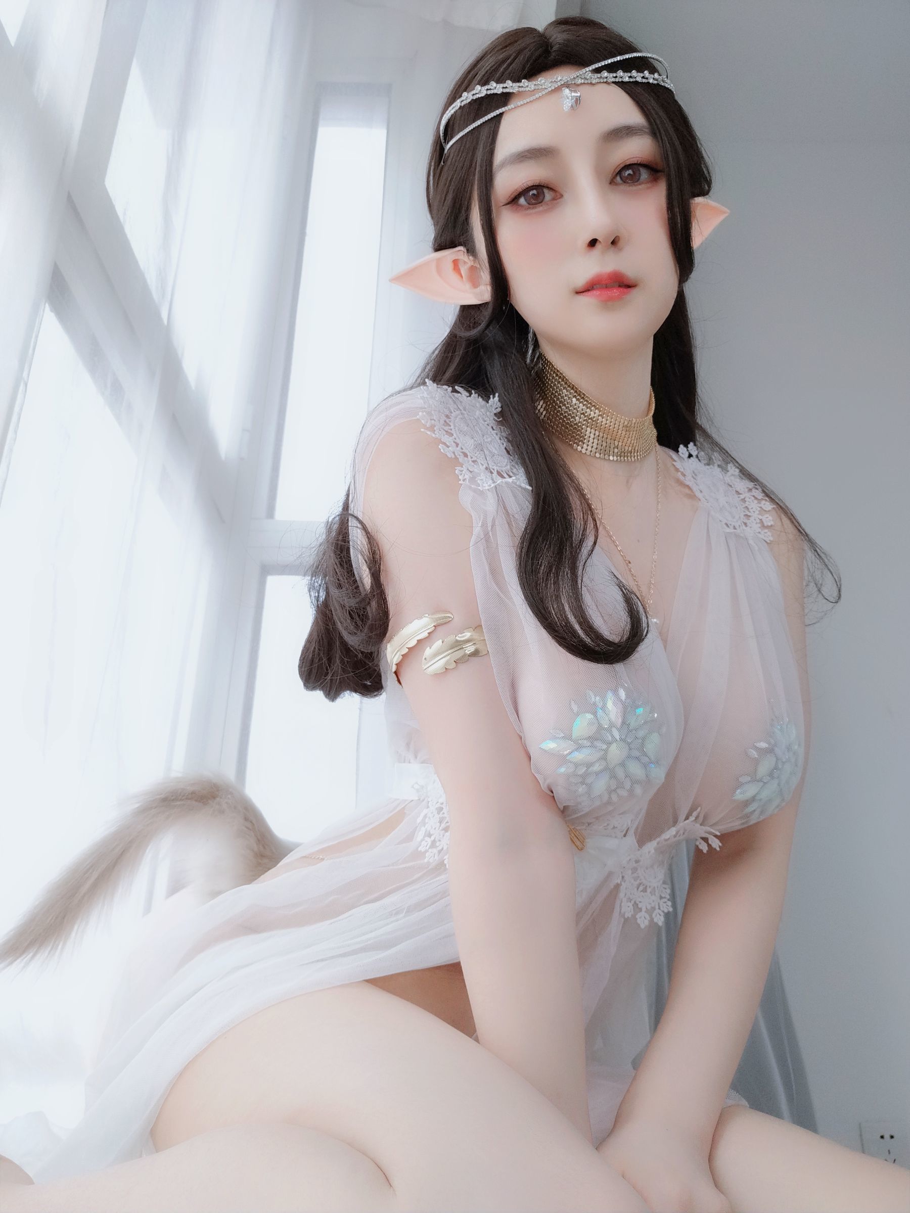 [网红COSER写真] Coser小姐姐白银 - 精灵宝石内衣