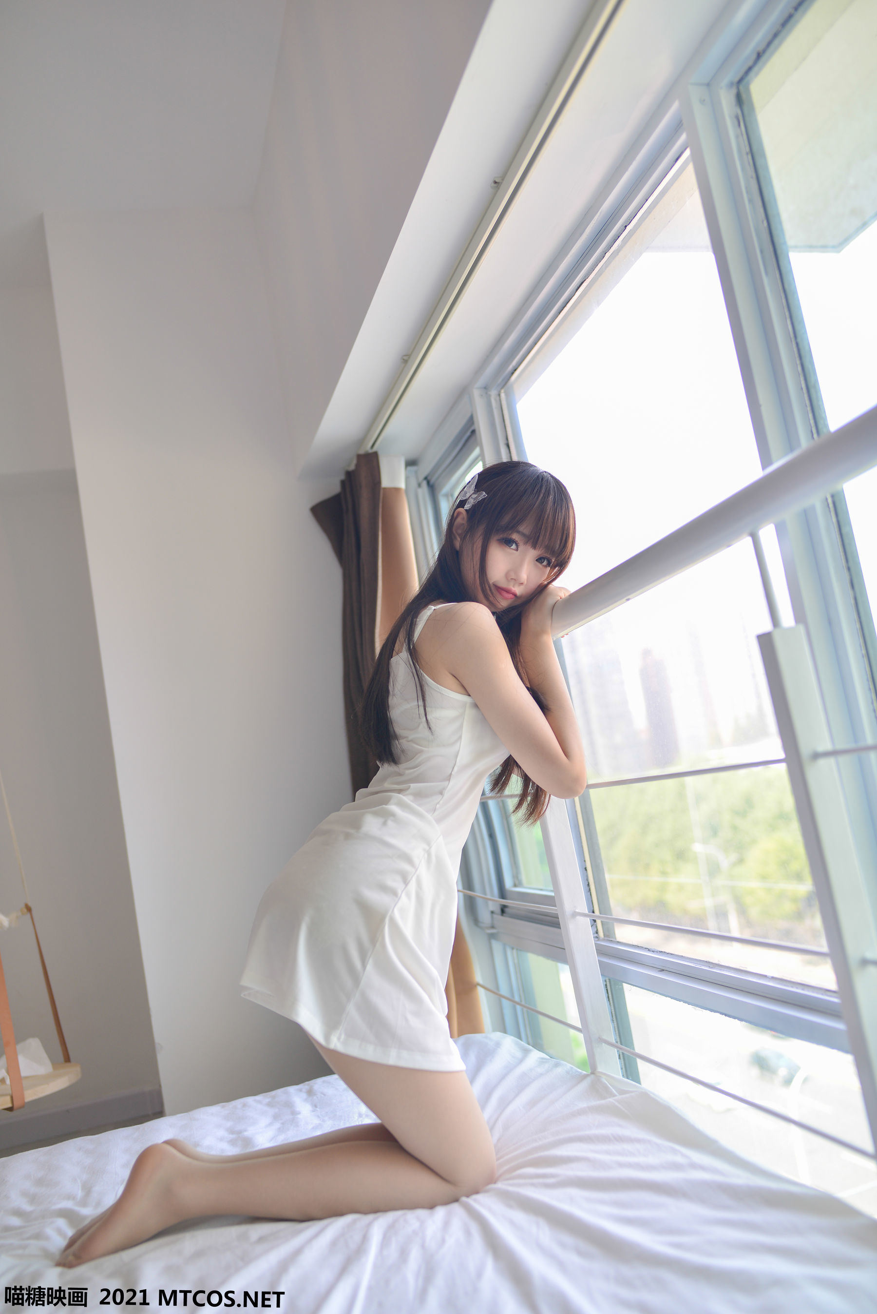 [喵糖映画] VOL.454 白色女友 写真套图
