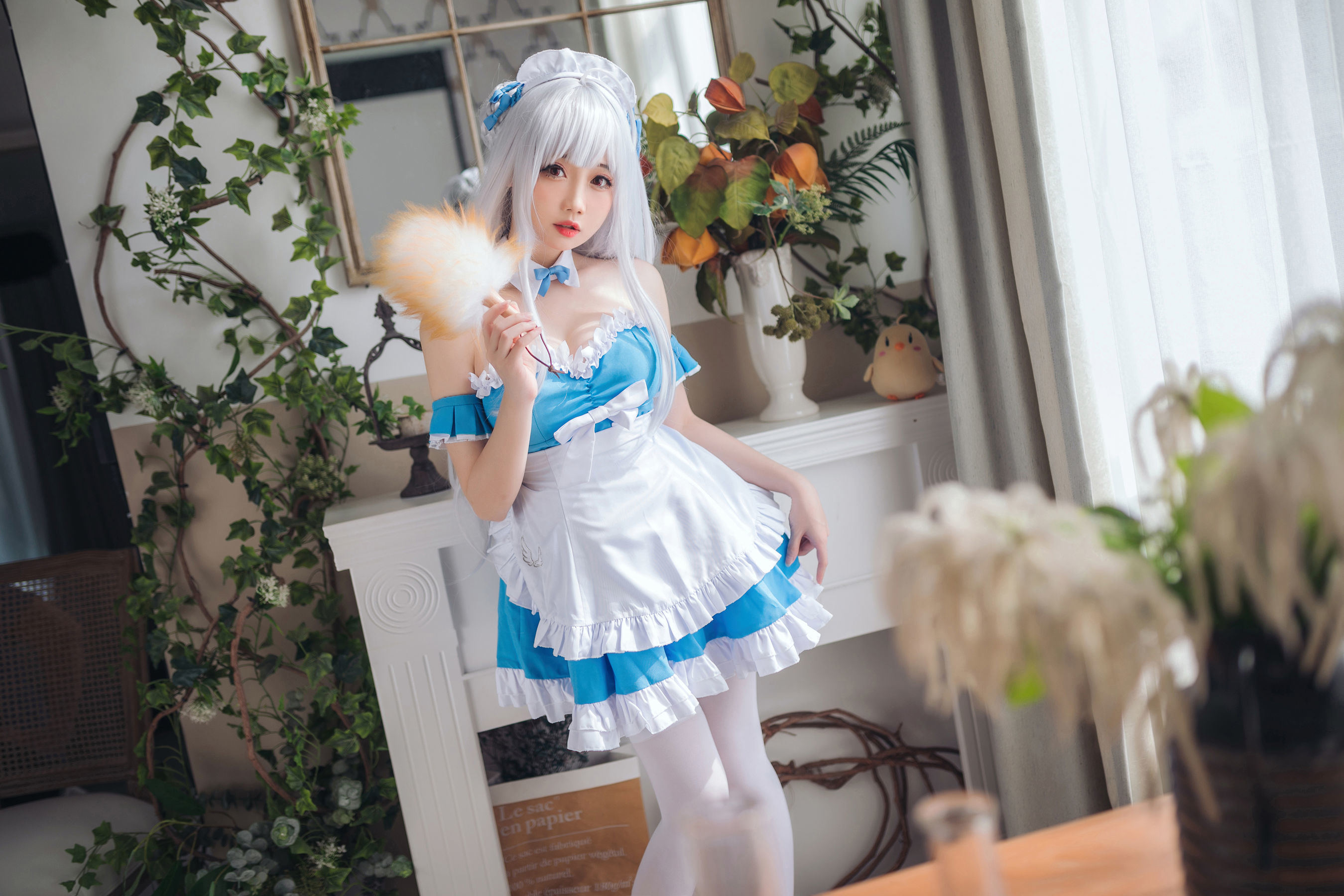 Internet Celebrity Cosplayer Photobook] Men Men Tan - Little Swan Maid